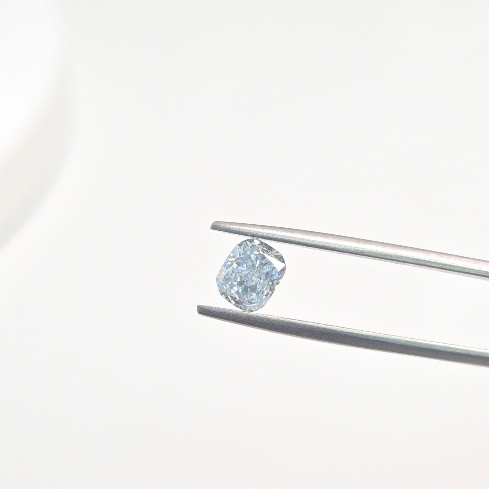 Loose Lab Diamond - IGI Cushion Modified 1.07ct Fancy Blue VVS2: Loose Lab Diamond - IGI Cushion Modified 1.07ct Fancy Blue VVS2 This listing features Loose Lab Diamond - IGI Cushion Modified 1.07ct Fancy Blue VVS2. Item specifics are provided below. Item Specifics