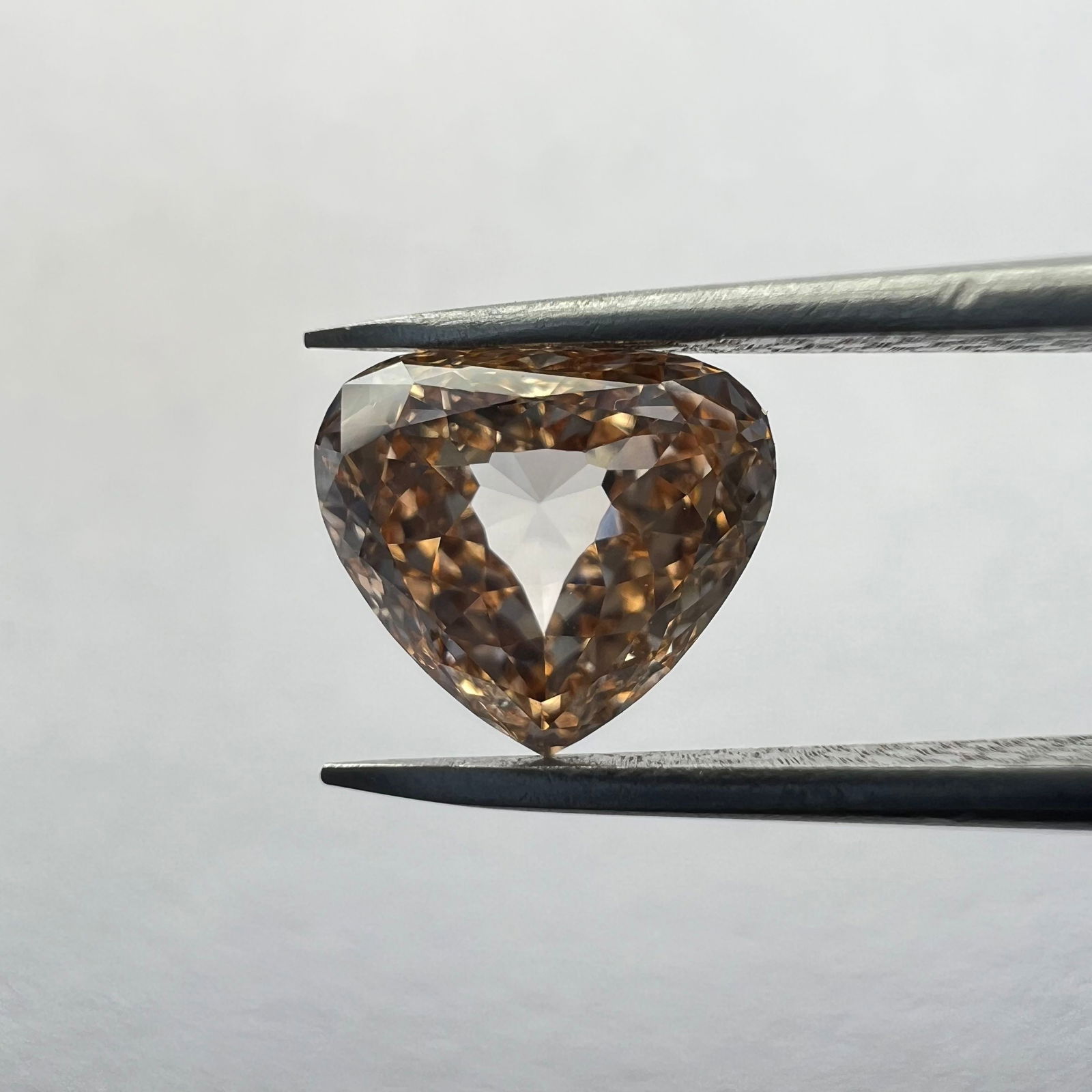 Loose Lab Diamond - Heart 0.75ct Orange VVS2: Loose Lab Diamond - Heart 0.75ct Orange VVS2 This listing features Loose Lab Diamond - Heart 0.75ct Orange VVS2. Item specifics are provided below. Item Specifics: Source: This Is A Real Diamond