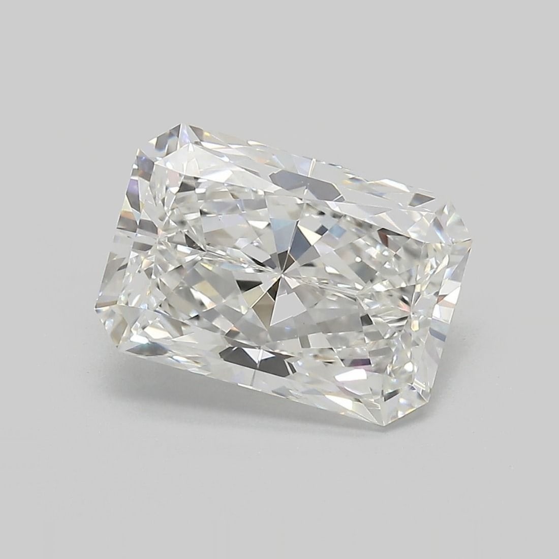 Loose Lab Diamond - IGI Radiant 3.92ct E VVS2: Loose Lab Diamond - IGI Radiant 3.92ct E VVS2 This listing features Loose Lab Diamond - IGI Radiant 3.92ct E VVS2. Item specifics are provided below. Item Specifics: Source: This Is A Real Diamond