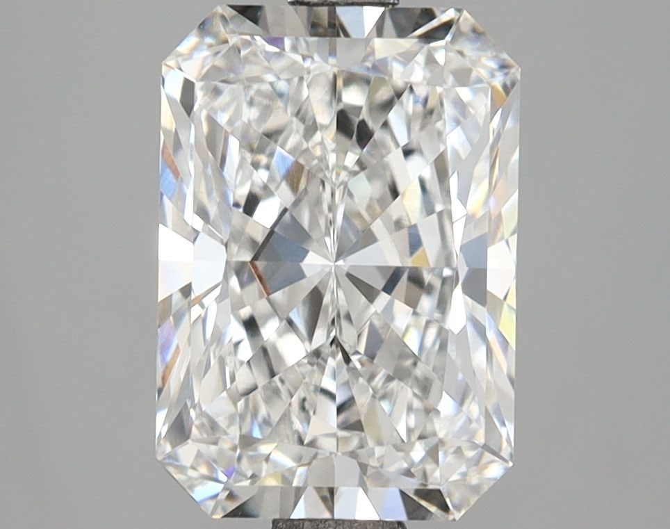 Loose Lab Diamond - IGI Radiant 2.02ct E VVS2: Loose Lab Diamond - IGI Radiant 2.02ct E VVS2 This listing features Loose Lab Diamond - IGI Radiant 2.02ct E VVS2. Item specifics are provided below. Item Specifics: Source: This Is A Real Diamond