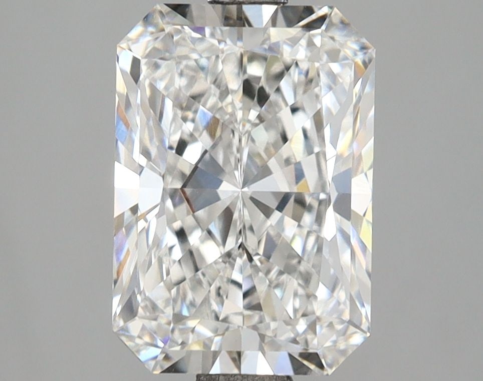 Loose Lab Diamond - IGI Radiant 2.03ct E VVS2: Loose Lab Diamond - IGI Radiant 2.03ct E VVS2 This listing features Loose Lab Diamond - IGI Radiant 2.03ct E VVS2. Item specifics are provided below. Item Specifics: Source: This Is A Real Diamond
