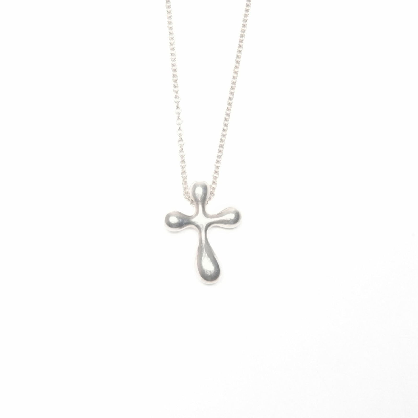 WS24049 - Tiffany & Co. 925 Cross Necklace in Silver: WS24049 - Tiffany & Co. 925 Cross Necklace in Silver This listing features WS24049 - Tiffany & Co. 925 Cross Necklace in Silver. Item specifics are provided below. Item Specifics: Brand: Tiffany