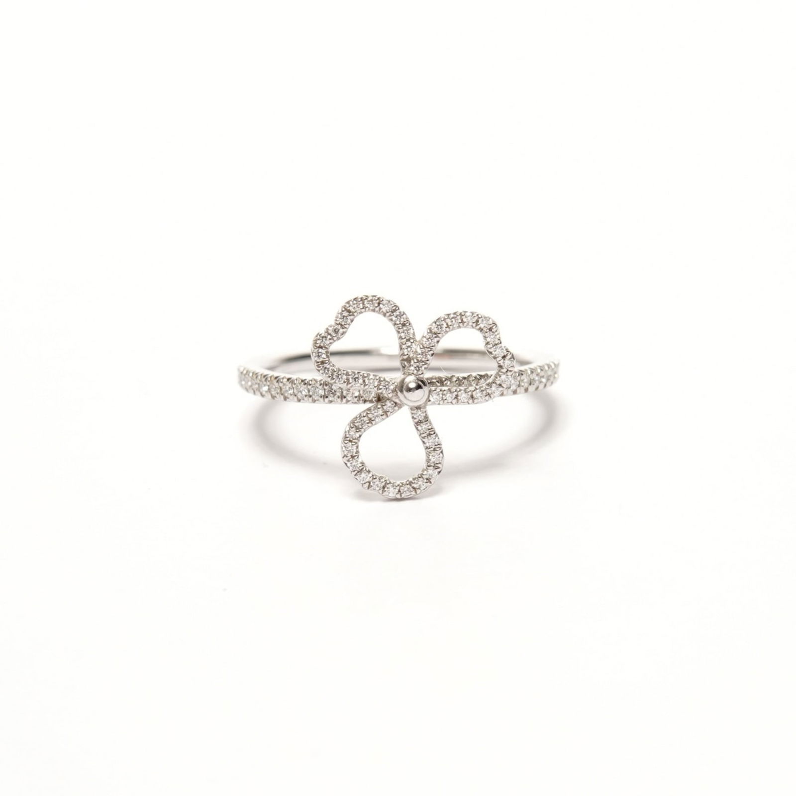 Ring Tiffany Band: Ring Tiffany Band This listing features Ring Tiffany Band. Item specifics are provided below. Item Specifics: Brand: Tiffany Type: Band Ring Gender: Women Color: Silver Us Size: 6.5 Condition: Used