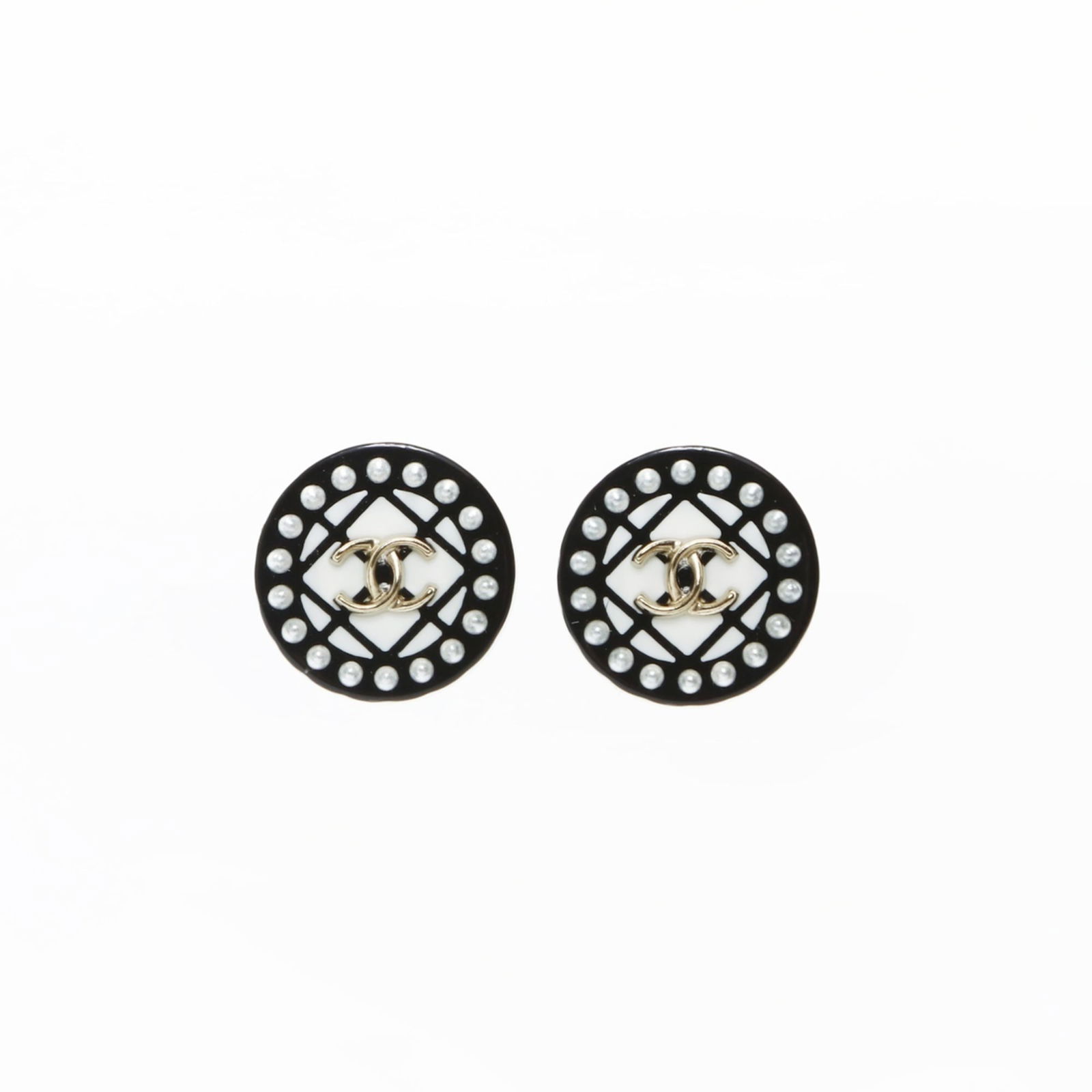 Earrings Chanel Stud: Earrings Chanel Stud This listing features Earrings Chanel Stud. Item specifics are provided below. Item Specifics: Brand: Chanel Type: Stud Earrings Gender: Women Color: Black Diameter: 13mm / 0.51''