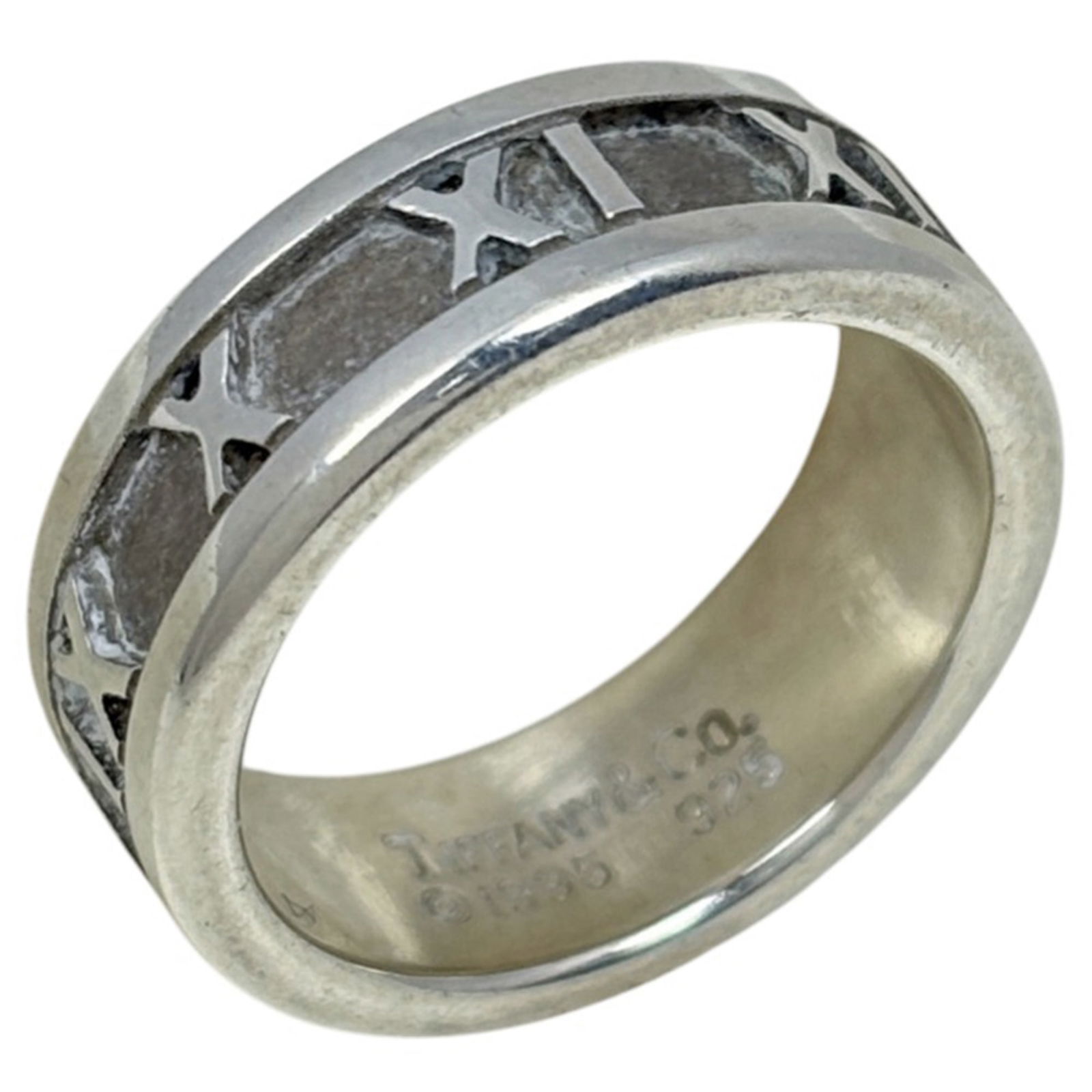 925 Tiffany Band Ring Silver: 925 Tiffany Band Ring Silver This listing features 925 Tiffany Band Ring Silver. Item specifics are provided below. Item Specifics: Brand: Tiffany Type: Band Ring Gender: Women Material: Silver 925