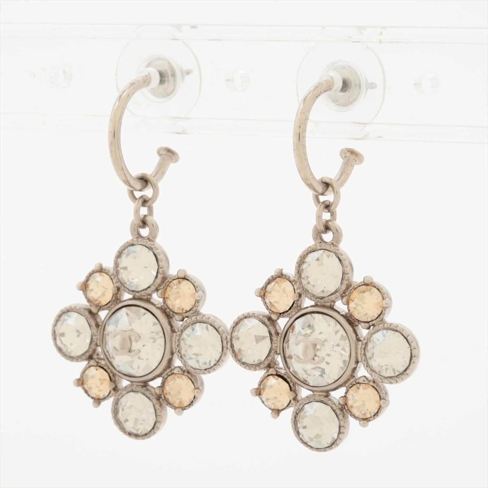 Earrings Chanel Stud: Earrings Chanel Stud This listing features Earrings Chanel Stud. Item specifics are provided below. Item Specifics: Brand: Chanel Type: Stud Earrings Gender: Women Color: Silver Size (Hxwxd): 42.00mm