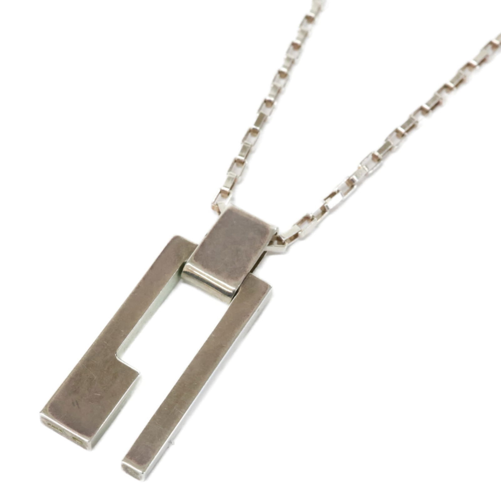 Men's GUCCI 925 G Logo Top Chain Necklace Silver: Men's GUCCI 925 G Logo Top Chain Necklace Silver This listing features Men's GUCCI 925 G Logo Top Chain Necklace Silver. Item specifics are provided below. Item Specifics: Brand: Gucci Necklace