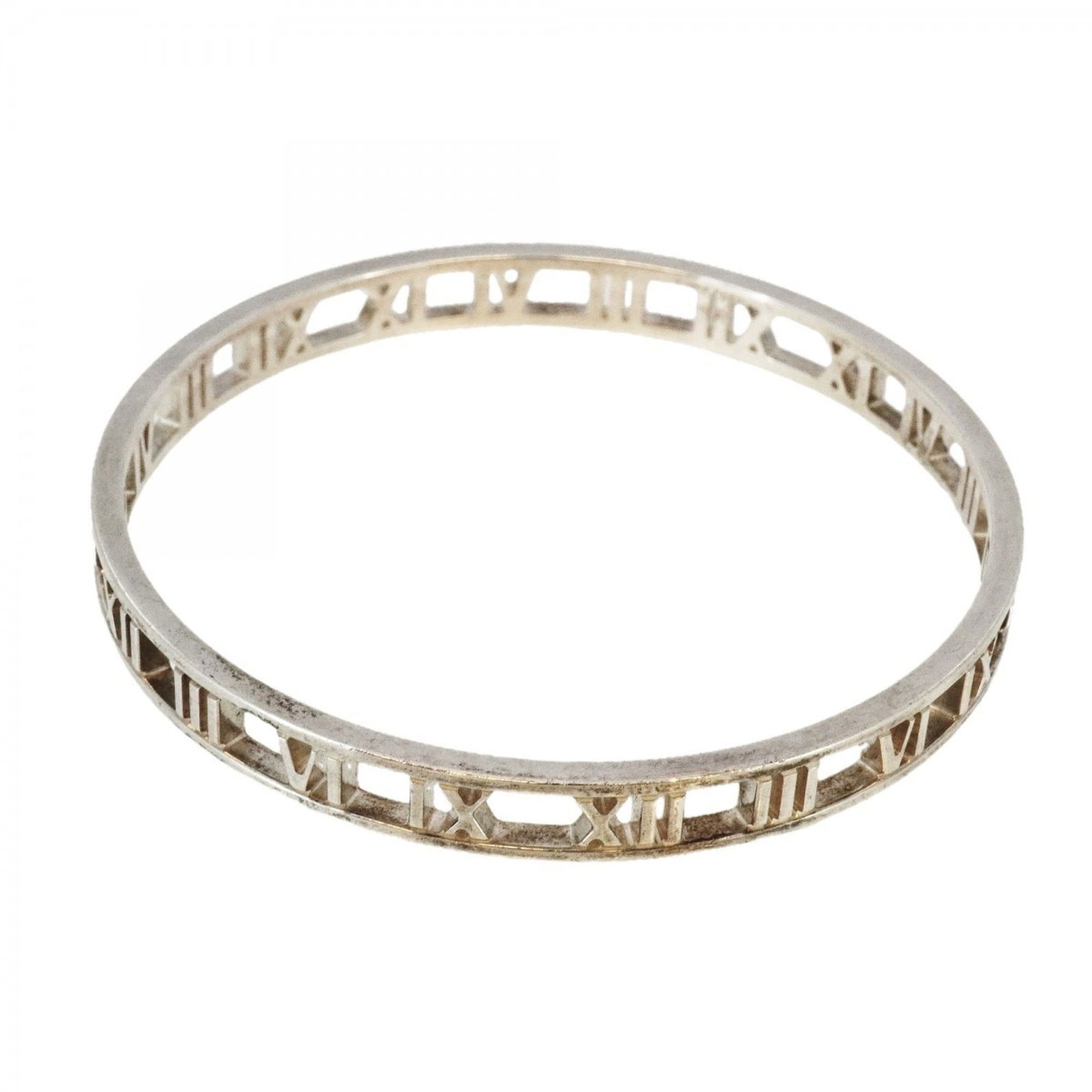 925 Tiffany Bangle Silver: 925 Tiffany Bangle Silver This listing features 925 Tiffany Bangle Silver. Item specifics are provided below. Item Specifics: Brand: Tiffany Type: Bangle Gender: Women Material: Silver 925 Length: 19c