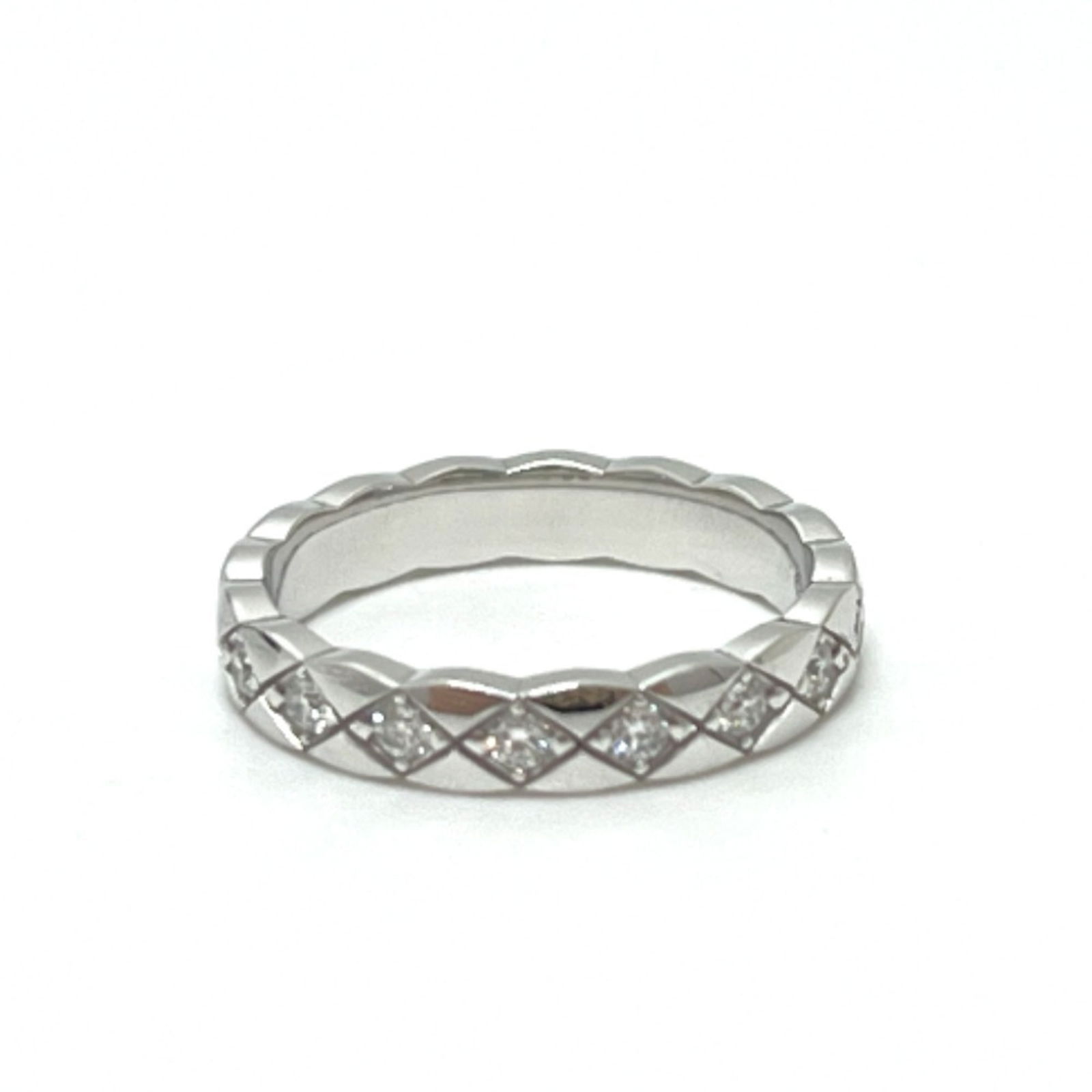 (18K) Chanel Band Ring White Gold: (18K) Chanel Band Ring White Gold This listing features (18K) Chanel Band Ring White Gold. Item specifics are provided below. Item Specifics: Brand: Chanel Type: Band Ring Gender: Women Color: White G