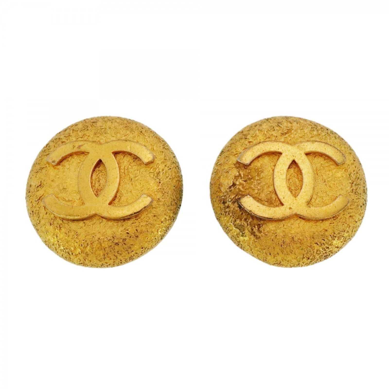 Plating Chanel Clip Earrings Gold: Plating Chanel Clip Earrings Gold This listing features Plating Chanel Clip Earrings Gold. Item specifics are provided below. Item Specifics: Brand: Chanel Type: Clip Earrings Gender: Women