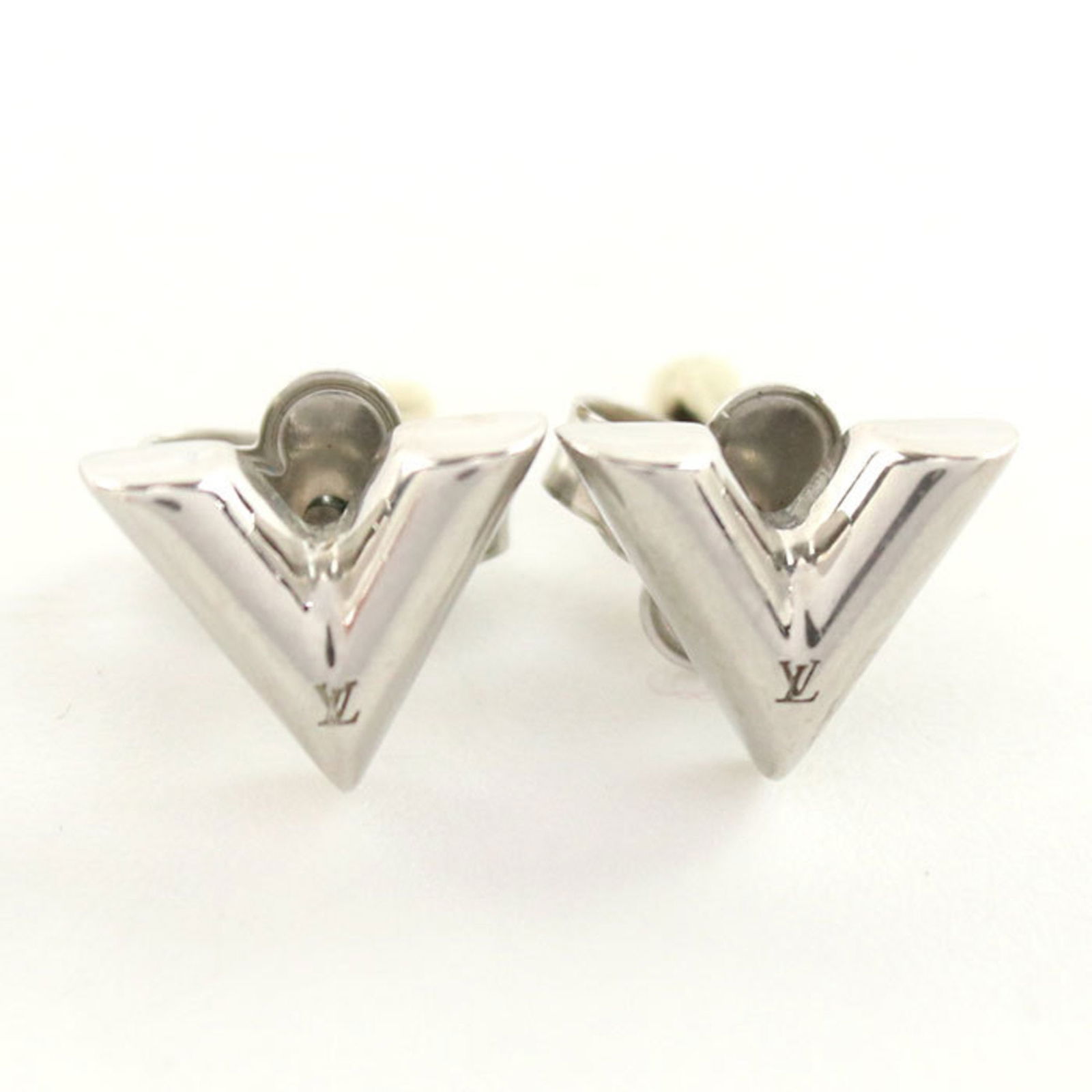 Metal Louis Vuitton Stud Earrings: Metal Louis Vuitton Stud Earrings This listing features Metal Louis Vuitton Stud Earrings. Item specifics are provided below. Item Specifics: Brand: Louis Vuitton Type: Stud Earrings Gender: Women Mat