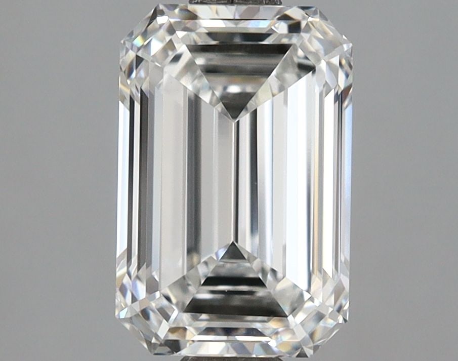 Loose Lab Diamond - IGI Emerald 2.5ct E VVS2: Loose Lab Diamond - IGI Emerald 2.5ct E VVS2 This listing features Loose Lab Diamond - IGI Emerald 2.5ct E VVS2. Item specifics are provided below. Item Specifics: Source: This Is A Real Diamond