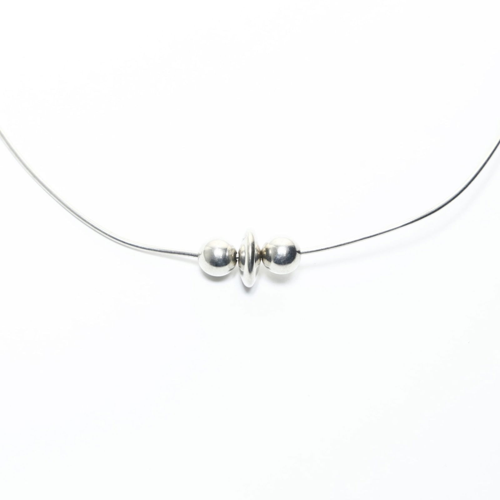 WS24835 - Tiffany & Co. Wire 925 Choker Necklace - Silver: WS24835 - Tiffany & Co. Wire 925 Choker Necklace - Silver This listing features WS24835 - Tiffany & Co. Wire 925 Choker Necklace - Silver. Item specifics are provided below. Item Specifics: Brand: