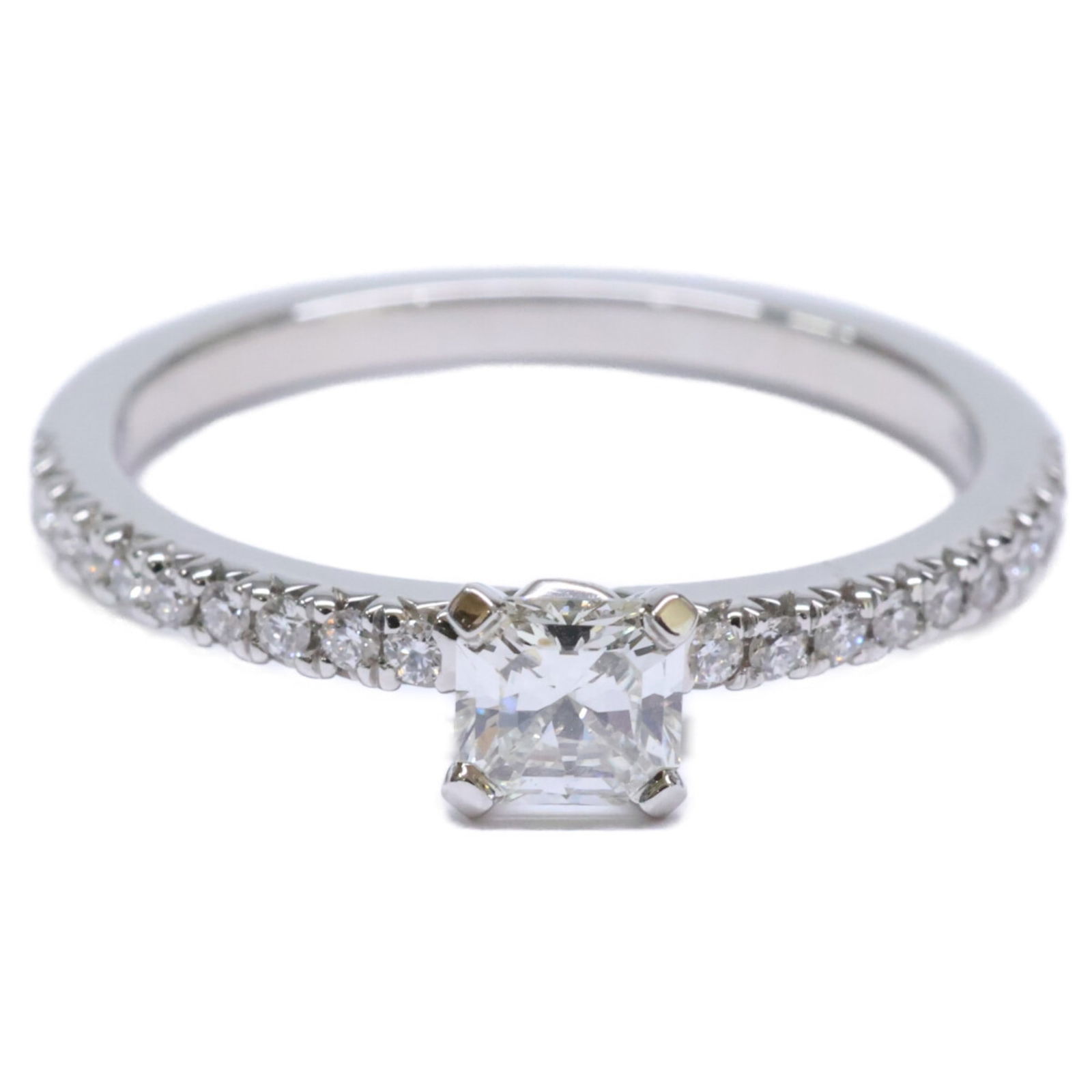 950 Tiffany Band Ring Platinum: 950 Tiffany Band Ring Platinum This listing features 950 Tiffany Band Ring Platinum. Item specifics are provided below. Item Specifics: Brand: Tiffany Type: Band Ring Gender: Women Color: Platinum