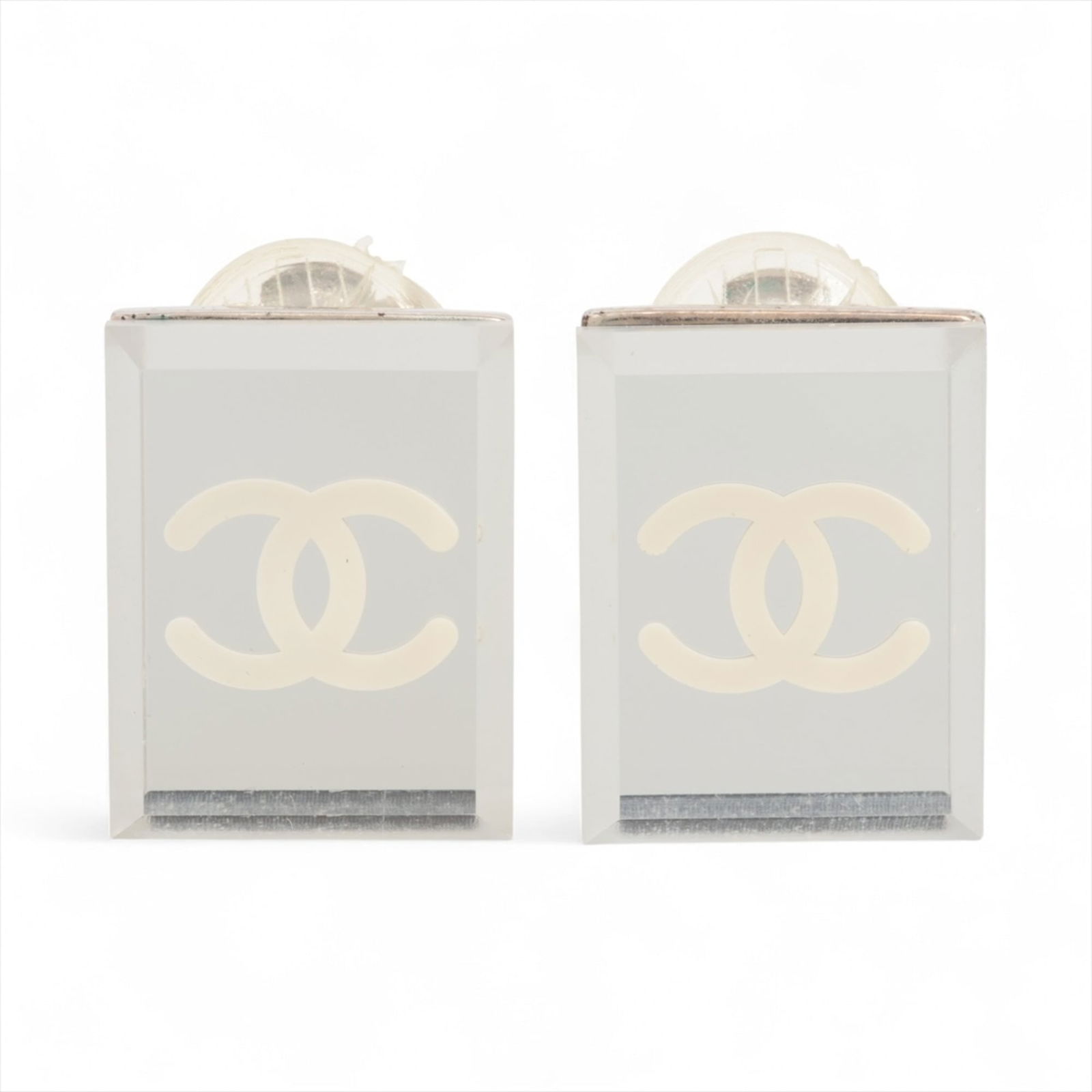 Earrings Chanel Clip: Earrings Chanel Clip This listing features Earrings Chanel Clip. Item specifics are provided below. Item Specifics: Brand: Chanel Type: Clip Earrings Gender: Women Color: Silver Size (Hxwxd): 20.00mm