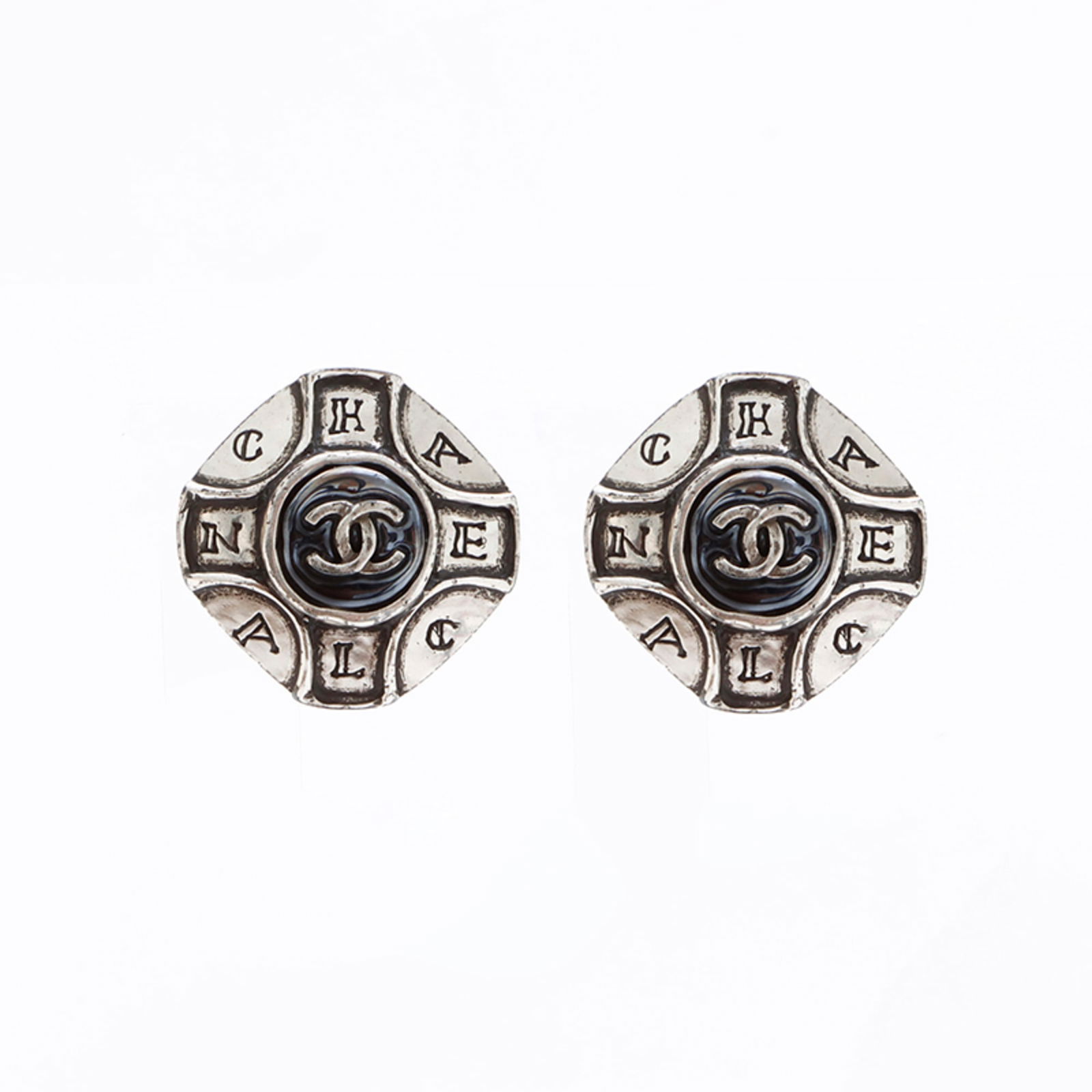 Earrings Chanel Clip: Earrings Chanel Clip This listing features Earrings Chanel Clip. Item specifics are provided below. Item Specifics: Brand: Chanel Type: Clip Earrings Gender: Women Color: Silver Size (Hxwxd): 30.00mm