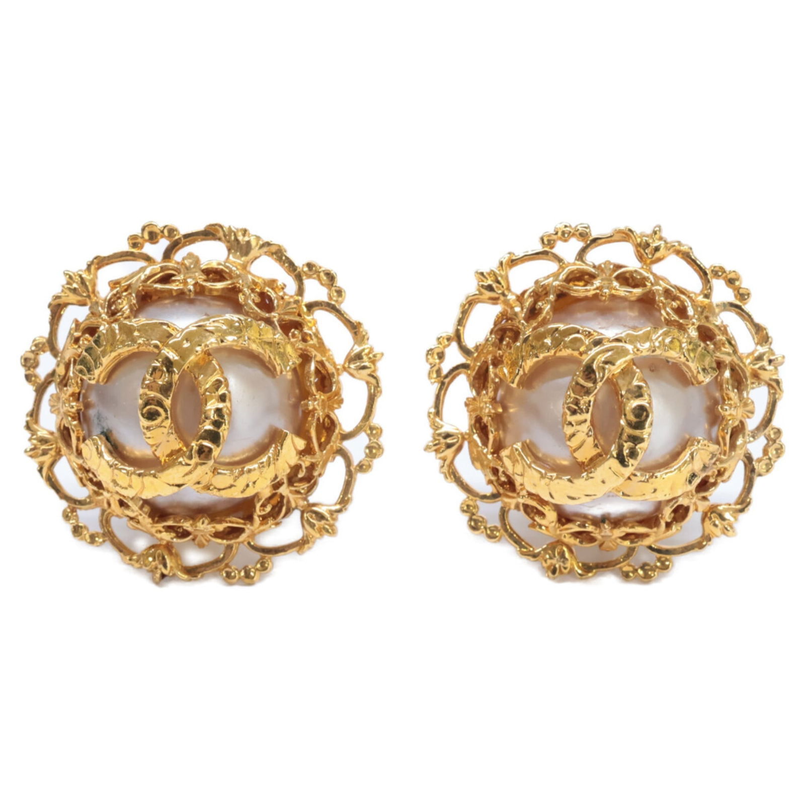 Earrings Chanel Clip: Earrings Chanel Clip This listing features Earrings Chanel Clip. Item specifics are provided below. Item Specifics: Brand: Chanel Type: Clip Earrings Gender: Women Color: Gold Stone: Artificial Pearl