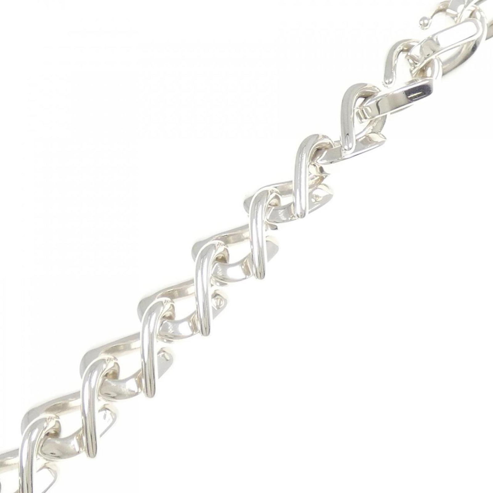 925 Tiffany Charm Bracelet Silver: 925 Tiffany Charm Bracelet Silver This listing features 925 Tiffany Charm Bracelet Silver. Item specifics are provided below. Item Specifics: Brand: Tiffany Type: Charm Bracelet Gender: Women Material