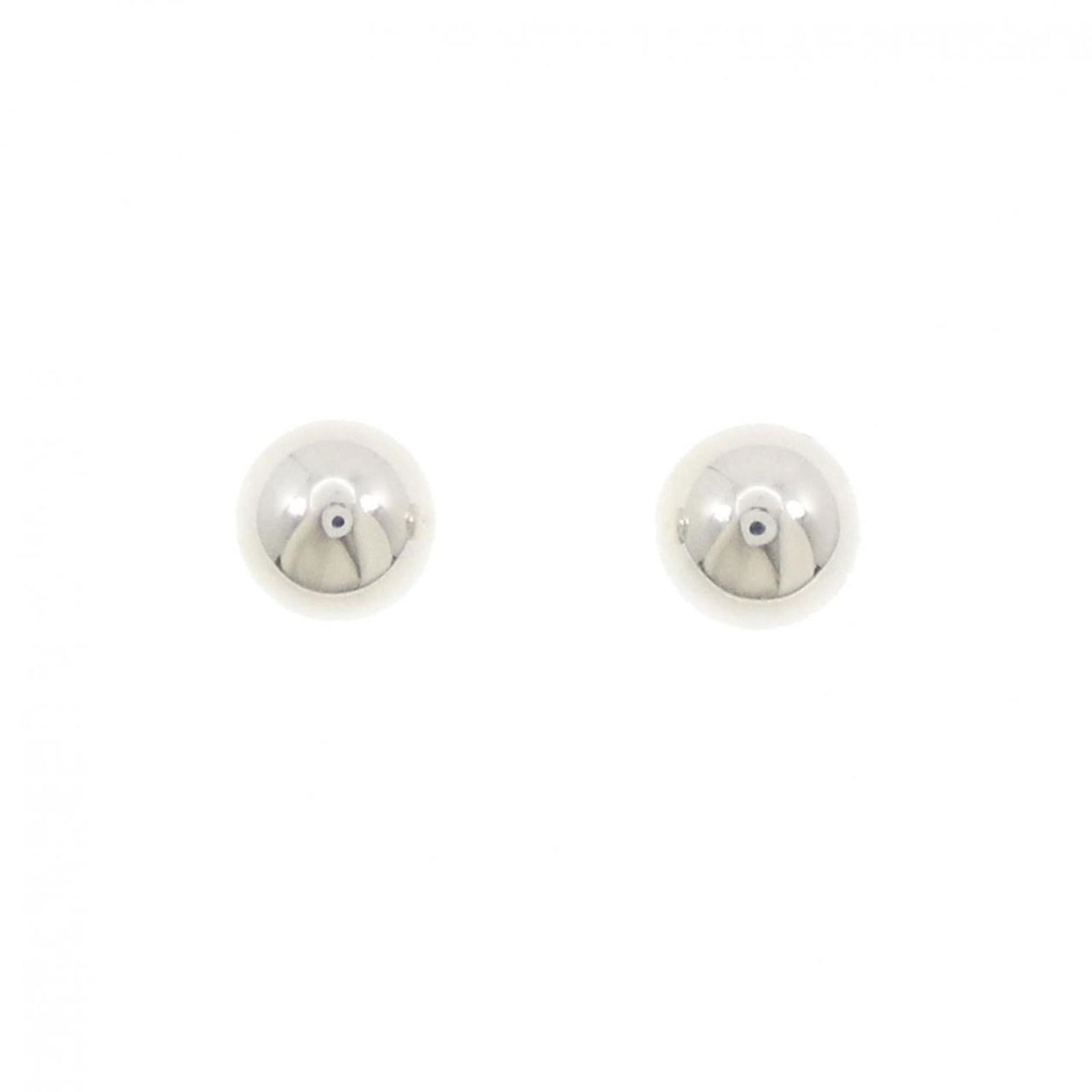925 Tiffany Stud Earrings Silver: 925 Tiffany Stud Earrings Silver This listing features 925 Tiffany Stud Earrings Silver. Item specifics are provided below. Item Specifics: Brand: Tiffany Type: Stud Earrings Gender: Women Material: S