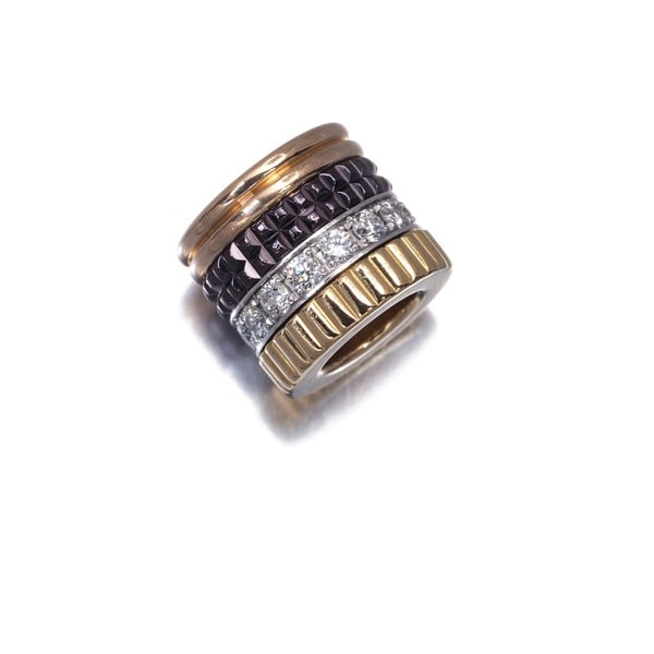 Rg Boucheron Pendant Diamond Quatre Classique Small 18K Yg/ Wg/: Rg Boucheron Pendant Diamond Quatre Classique Small 18K Yg/ Wg/ This listing features Rg Boucheron Pendant Diamond Quatre Classique Small 18K Yg/ Wg/. Item specifics are provided below. Item Specifics