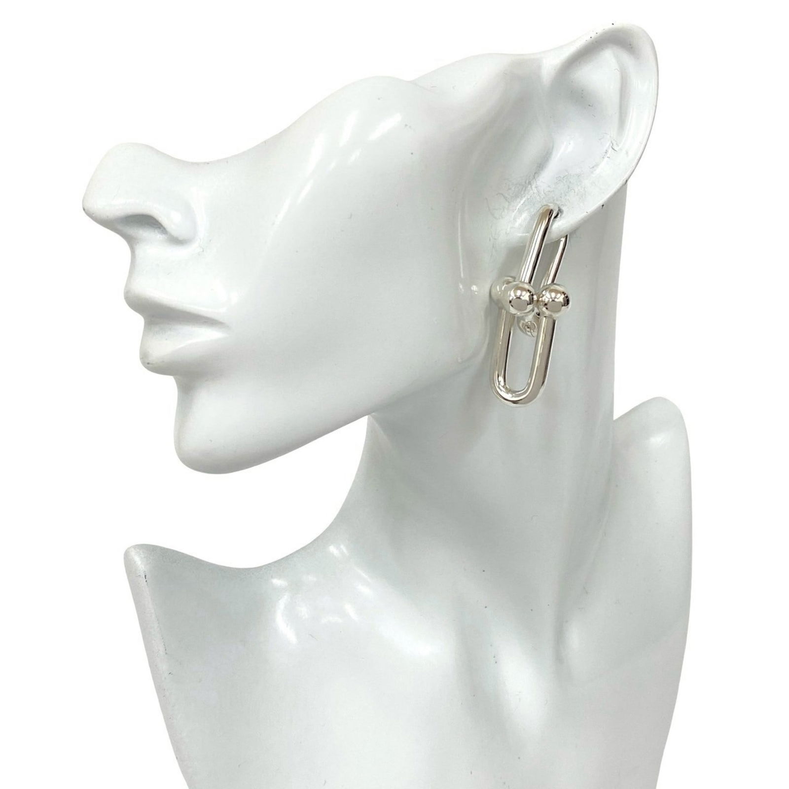 925 Tiffany Stud Earrings Silver: 925 Tiffany Stud Earrings Silver This listing features 925 Tiffany Stud Earrings Silver. Item specifics are provided below. Item Specifics: Brand: Tiffany Type: Stud Earrings Gender: Men,Women Materia