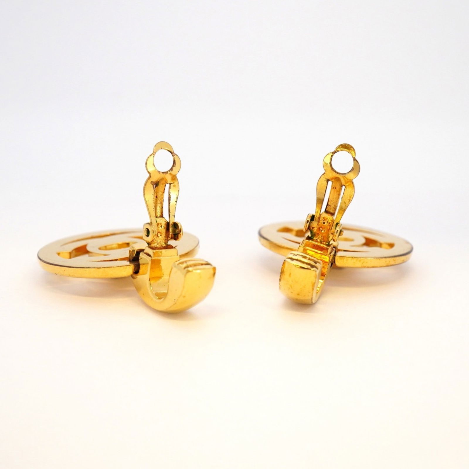 Plating Chanel Clip Earrings Gold - 8