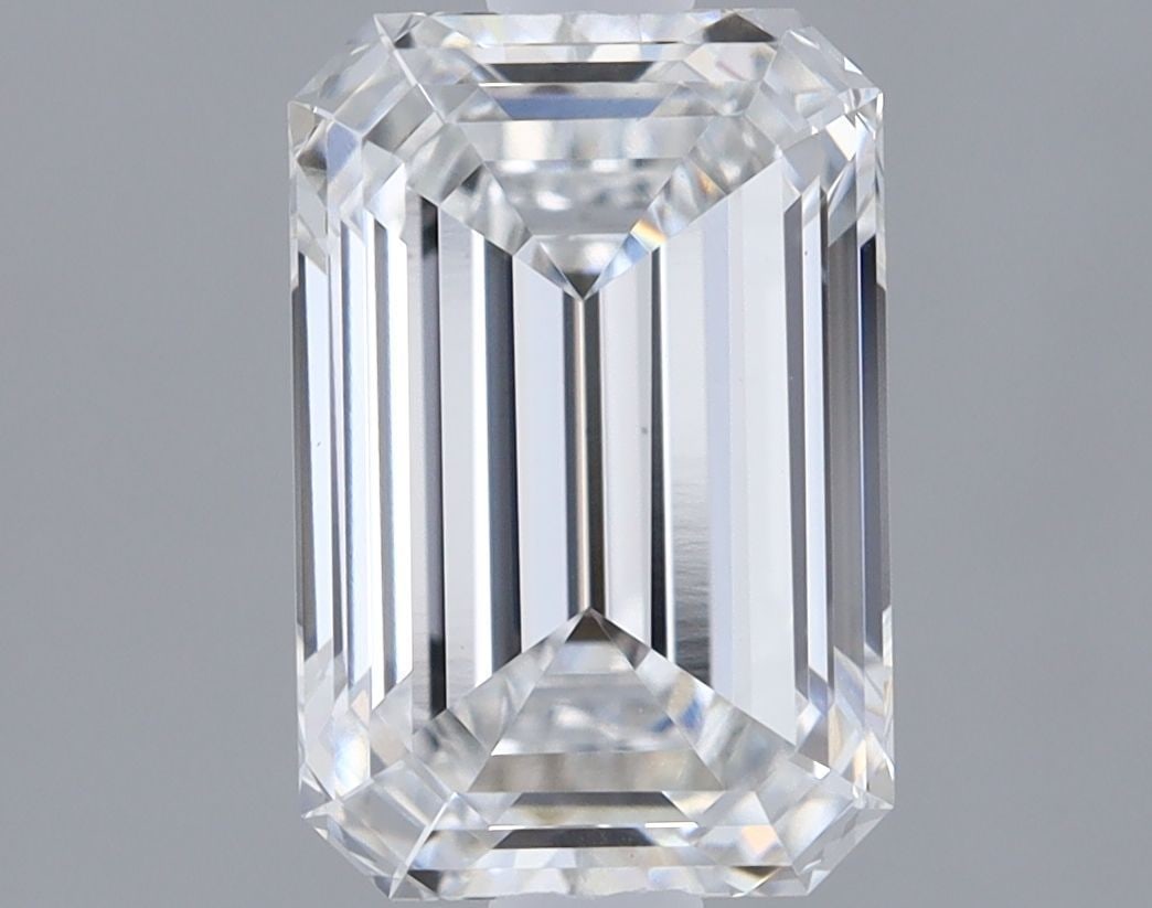 Loose Lab Diamond - IGI Emerald 1.58ct E VVS2: Loose Lab Diamond - IGI Emerald 1.58ct E VVS2 This listing features Loose Lab Diamond - IGI Emerald 1.58ct E VVS2. Item specifics are provided below. Item Specifics: Source: This Is A Real Diamond