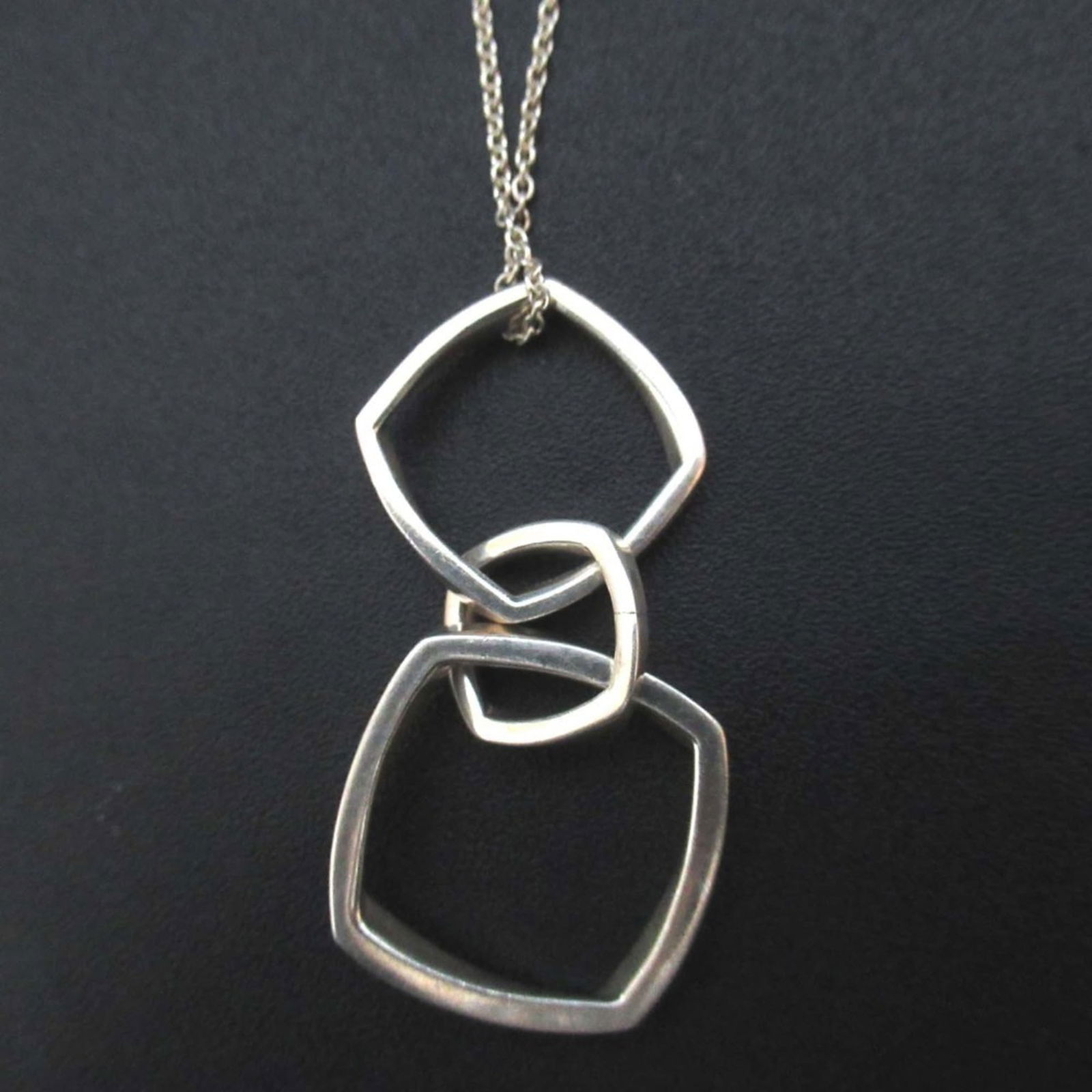 Women Tiffany & Co. Frank Gehry Triple Torque Narrow Necklace in 925SV Silver for: Women Tiffany & Co. Frank Gehry Triple Torque Narrow Necklace in 925SV Silver for This listing features Women Tiffany & Co. Frank Gehry Triple Torque Narrow Necklace in 925SV Silver for. Item specific