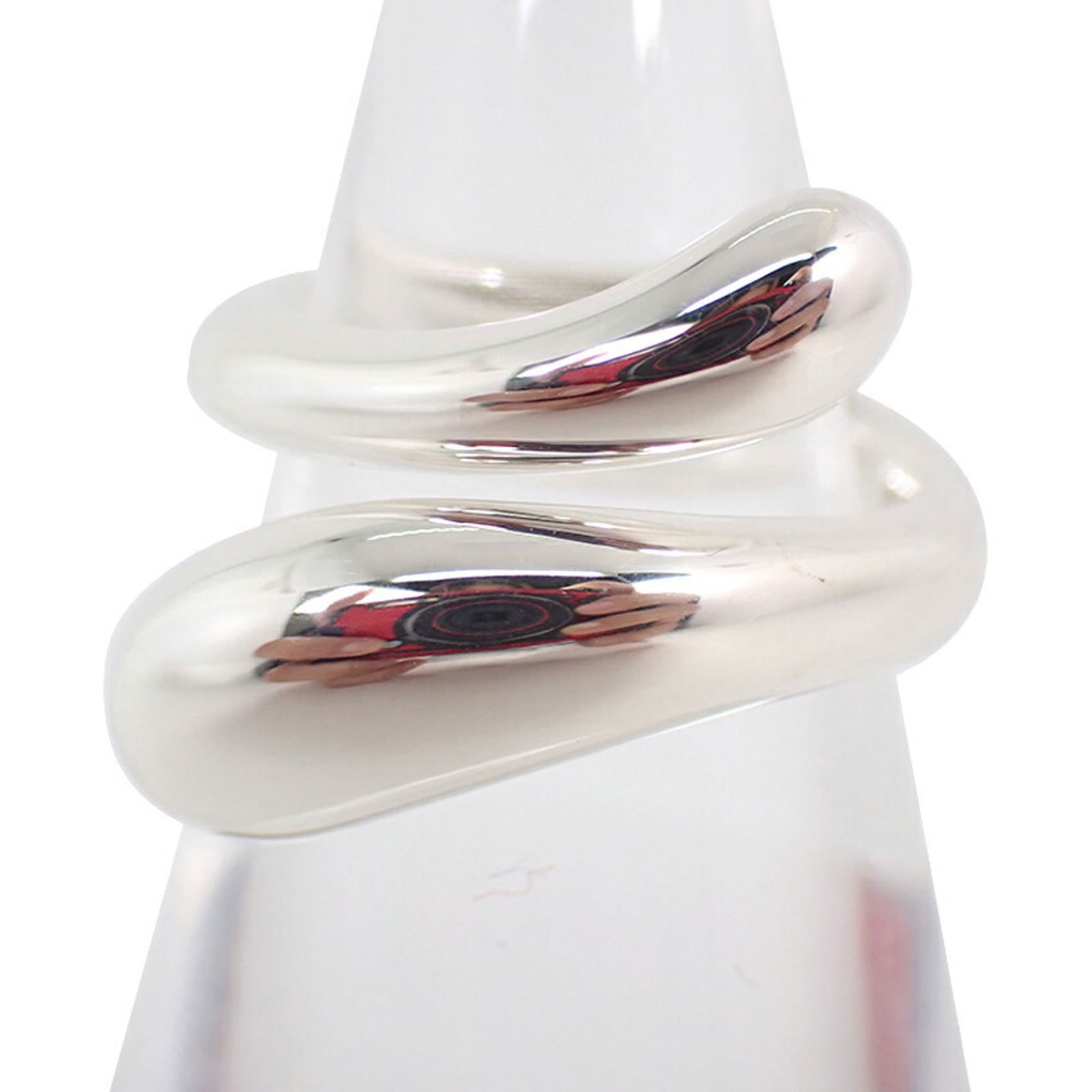 925 Tiffany Band Ring Sterling Silver: 925 Tiffany Band Ring Sterling Silver This listing features 925 Tiffany Band Ring Sterling Silver. Item specifics are provided below. Item Specifics: Brand: Tiffany Type: Band Ring Gender: Women