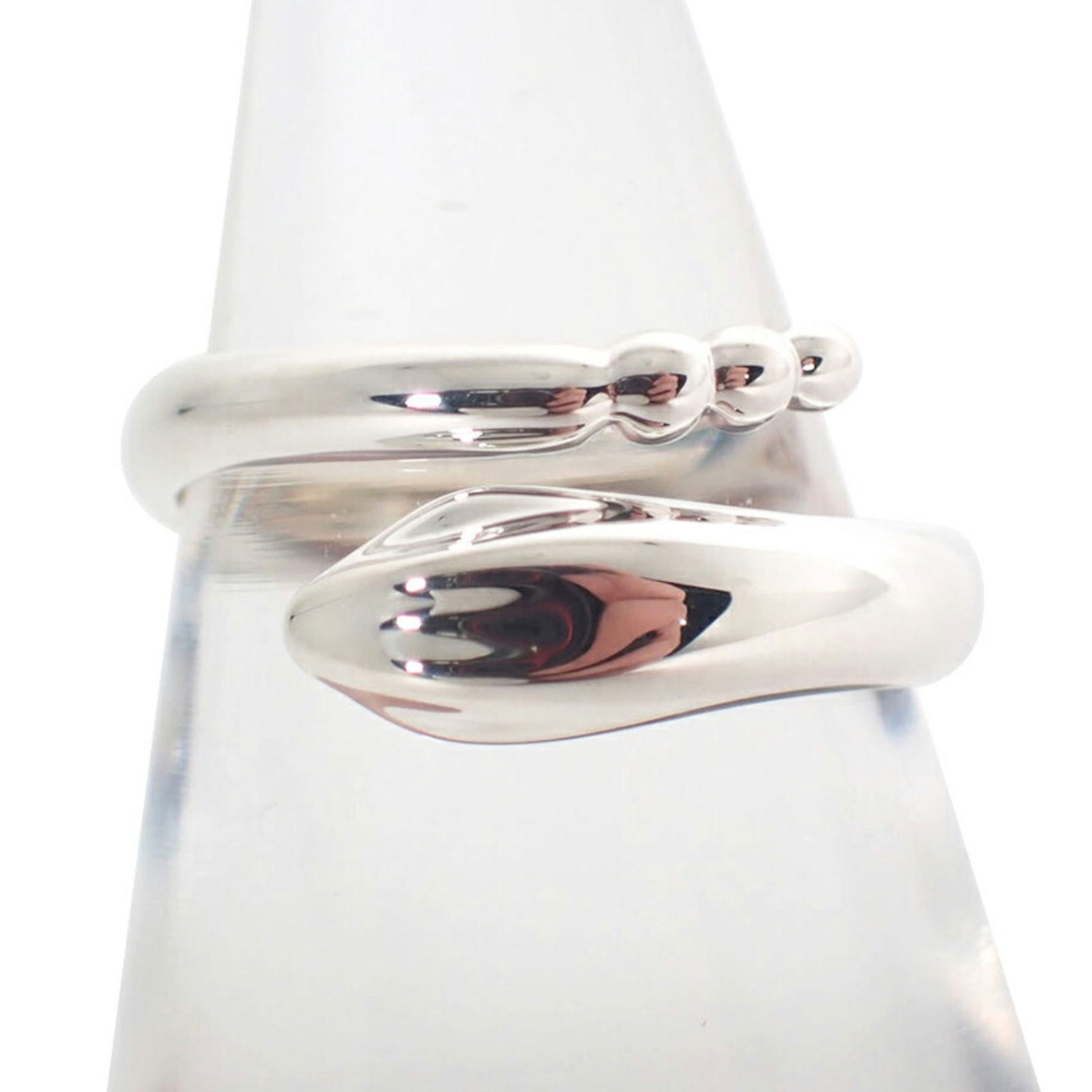 925 Tiffany Band Ring Sterling Silver: 925 Tiffany Band Ring Sterling Silver This listing features 925 Tiffany Band Ring Sterling Silver. Item specifics are provided below. Item Specifics: Brand: Tiffany Type: Band Ring Gender: Women Mater