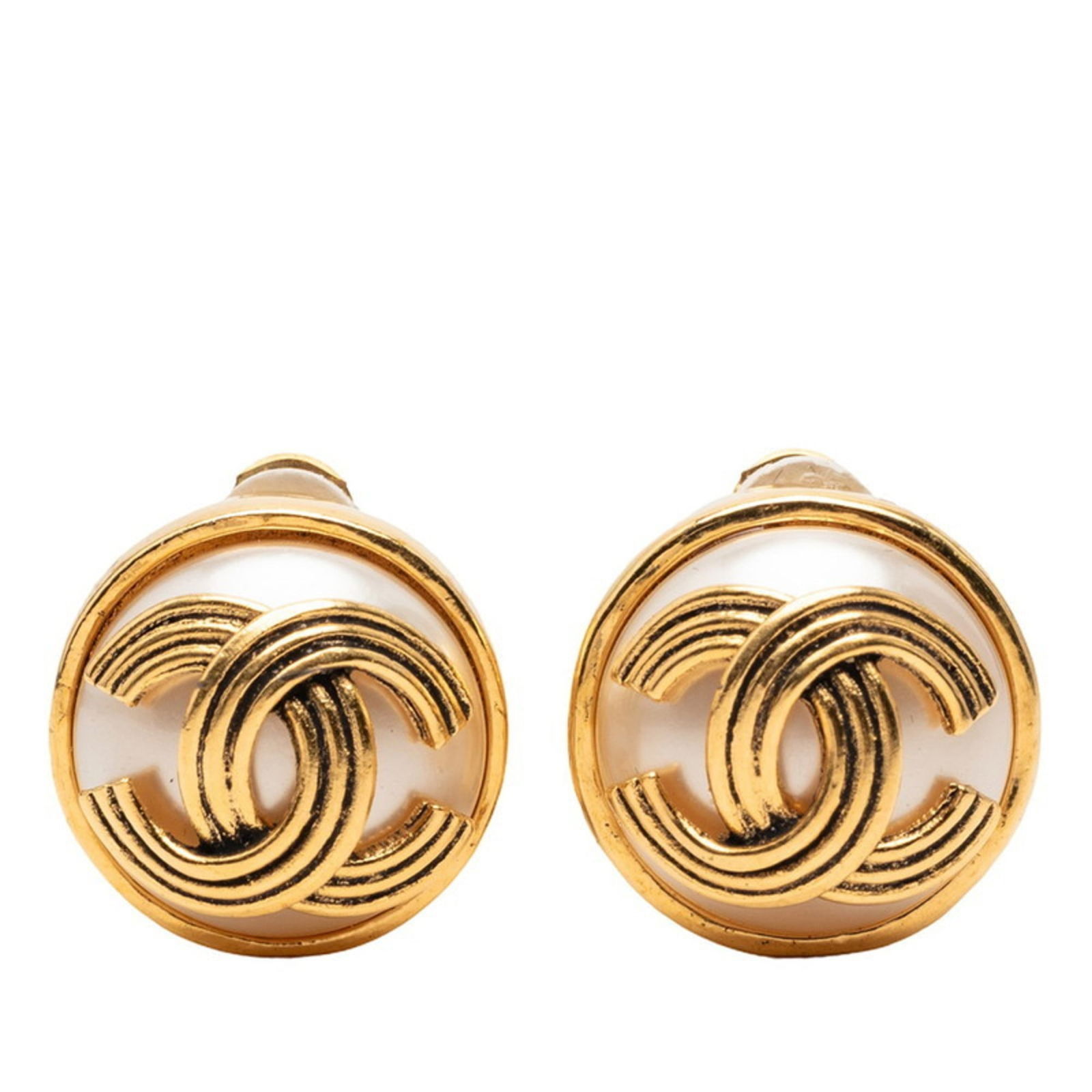Plating Chanel Clip Earrings Gold: Plating Chanel Clip Earrings Gold This listing features Plating Chanel Clip Earrings Gold. Item specifics are provided below. Item Specifics: Brand: Chanel Type: Clip Earrings Gender: Women