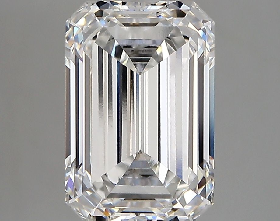 Loose Lab Diamond - IGI Emerald 3.45ct E VVS2: Loose Lab Diamond - IGI Emerald 3.45ct E VVS2 This listing features Loose Lab Diamond - IGI Emerald 3.45ct E VVS2. Item specifics are provided below. Item Specifics: Source: This Is A Real Diamond Gro