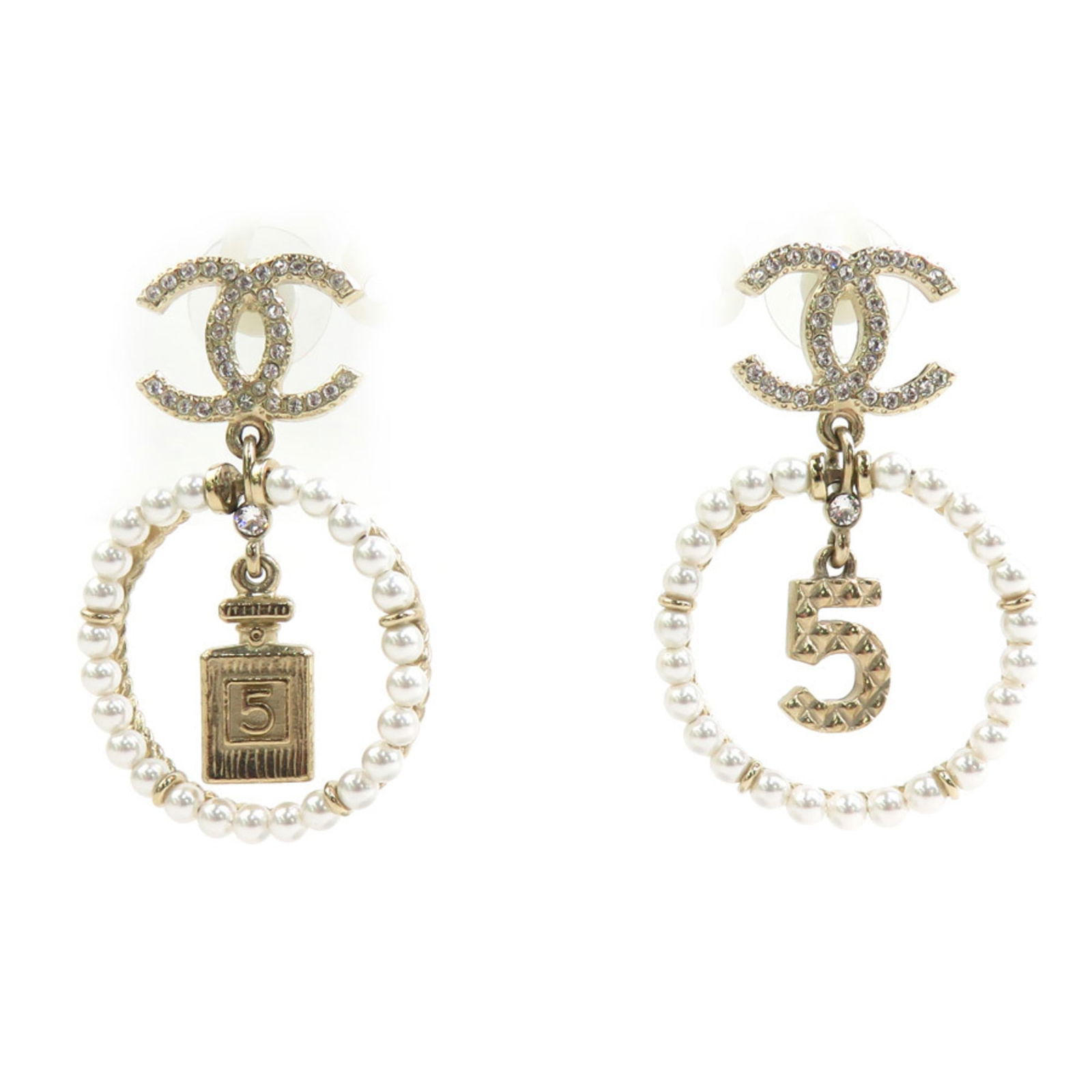 Metal Chanel Stud Earrings: Metal Chanel Stud Earrings This listing features Metal Chanel Stud Earrings. Item specifics are provided below. Item Specifics: Brand: Chanel Type: Stud Earrings Gender: Women Material: Metal Color: G