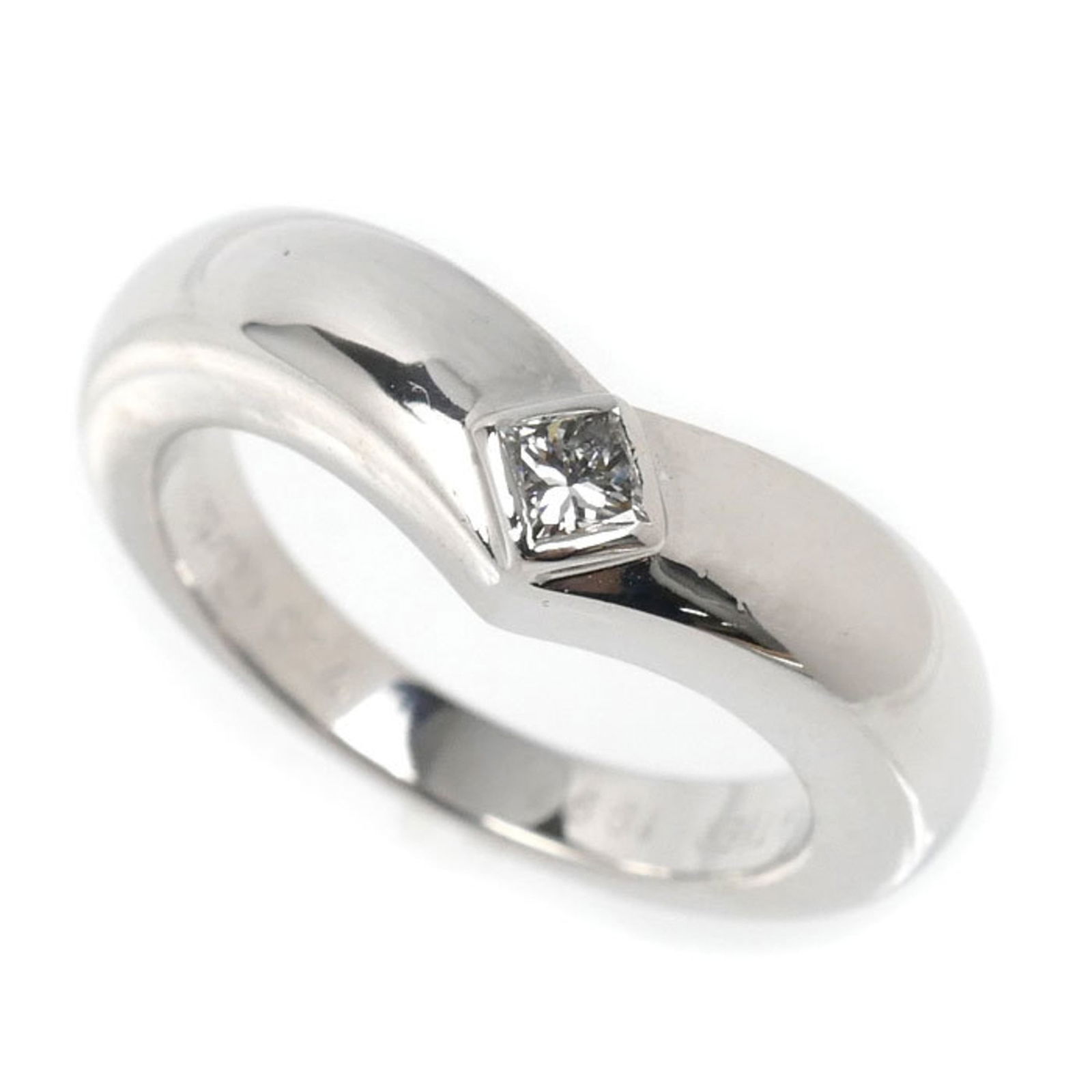 (18K) Cartier Band Ring White Gold: (18K) Cartier Band Ring White Gold This listing features (18K) Cartier Band Ring White Gold. Item specifics are provided below. Item Specifics: Brand: Cartier Type: Band Ring Gender: Women Material: