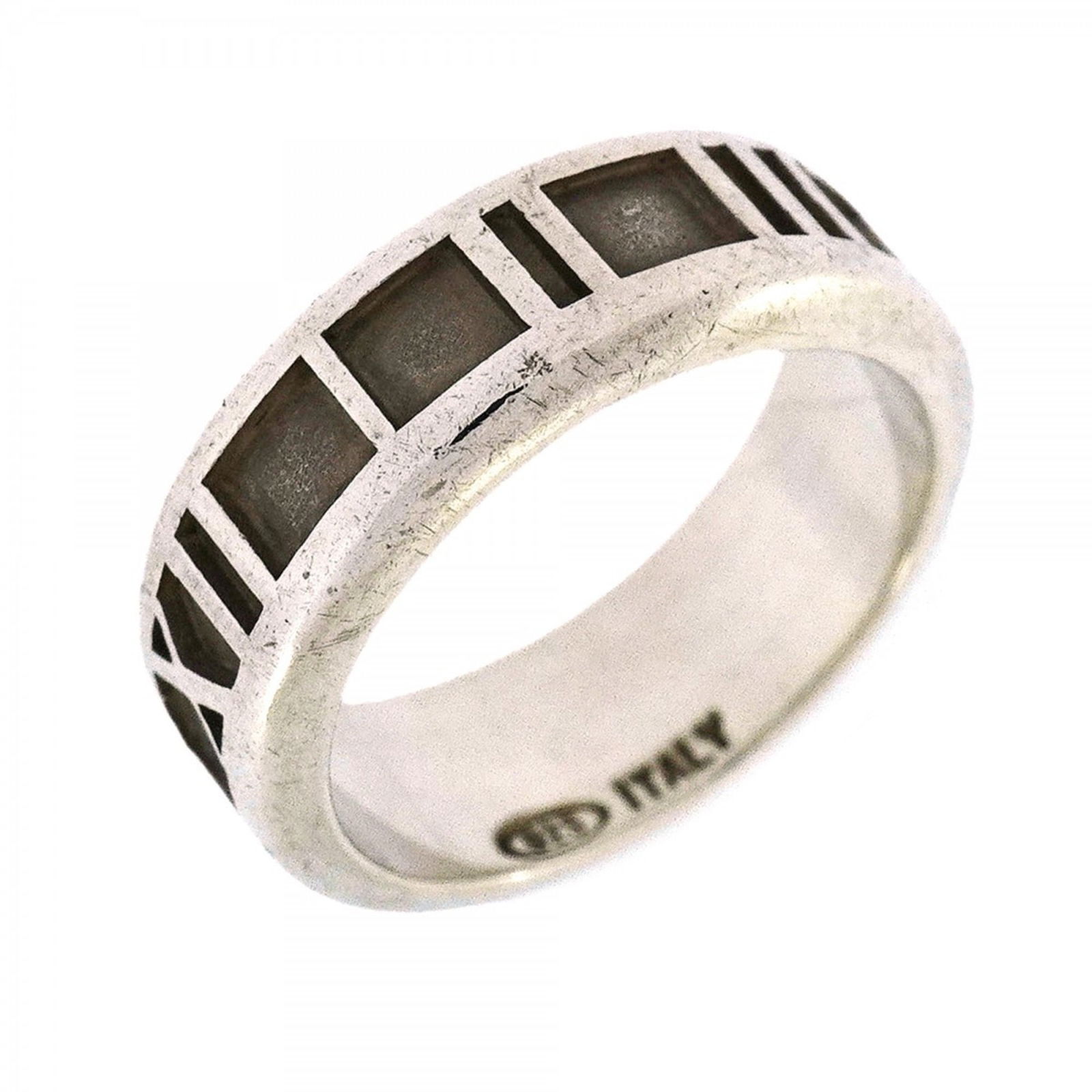 925 Tiffany Band Ring Silver: 925 Tiffany Band Ring Silver This listing features 925 Tiffany Band Ring Silver. Item specifics are provided below. Item Specifics: Brand: Tiffany Type: Band Ring Gender: Women Material: Silver 925