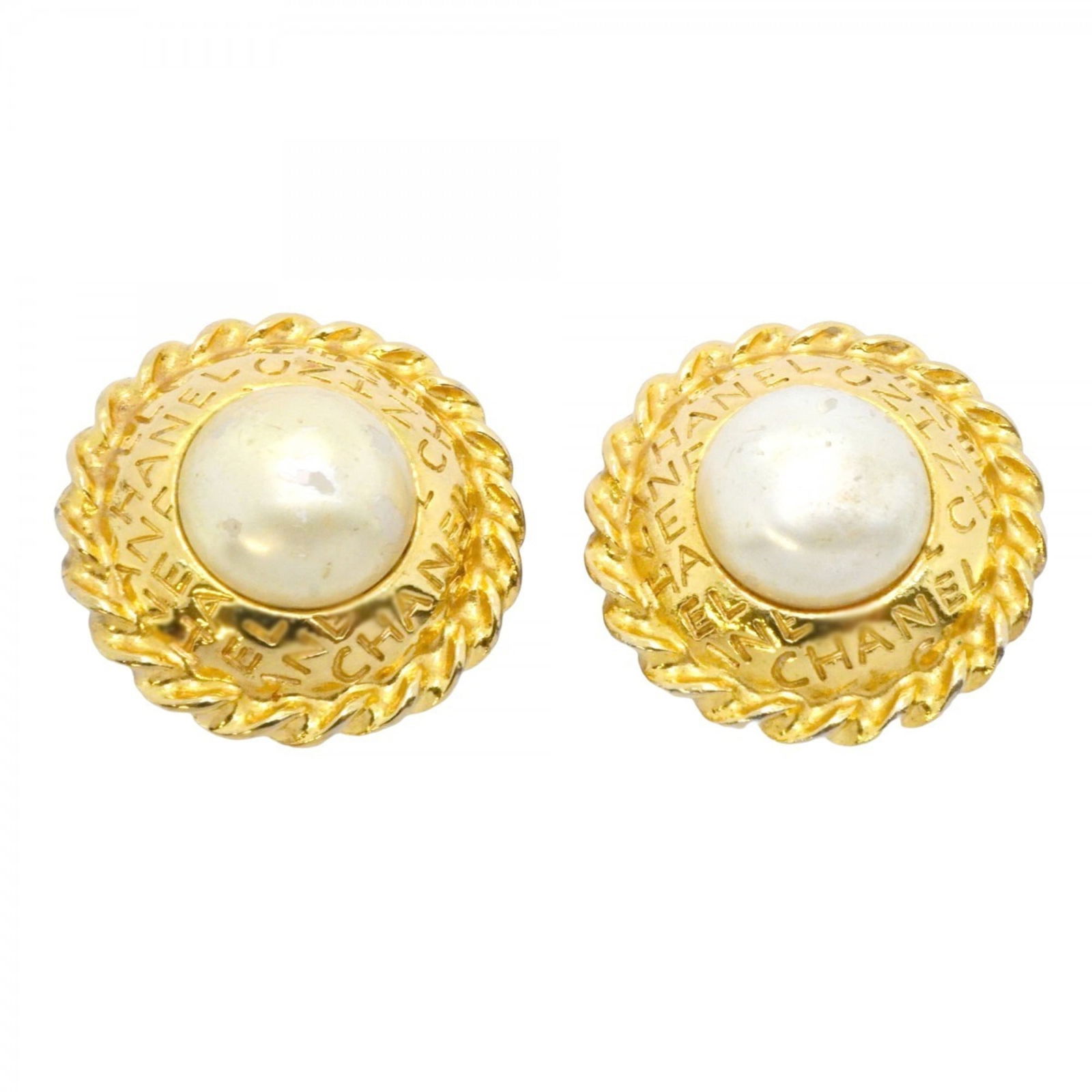Plating Chanel Clip Earrings Gold: Plating Chanel Clip Earrings Gold This listing features Plating Chanel Clip Earrings Gold. Item specifics are provided below. Item Specifics: Brand: Chanel Type: Clip Earrings Gender: Women Material:
