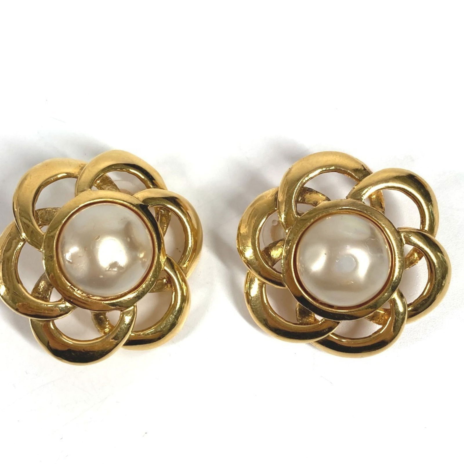 Metal Chanel Clip Earrings (1 of 9)
