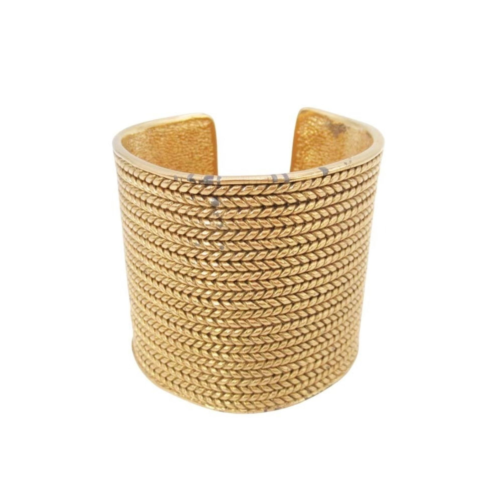 Gold Chanel Bangle: Gold Chanel Bangle This listing features Gold Chanel Bangle. Item specifics are provided below. Item Specifics: Brand: Chanel Type: Bangle Gender: Women Material: Gold Color: Gold Length: 19.5cm / 7.6