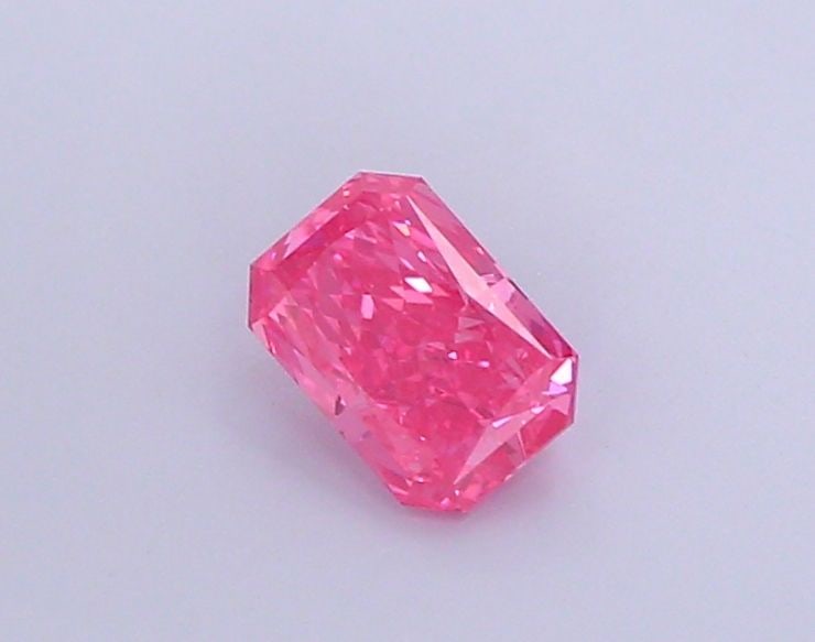 Loose Lab Diamond - IGI Radiant 1.12ct Fancy Vivid Pink VVS2: Loose Lab Diamond - IGI Radiant 1.12ct Fancy Vivid Pink VVS2 This listing features Loose Lab Diamond - IGI Radiant 1.12ct Fancy Vivid Pink VVS2. Item specifics are provided below. Item Specifics: