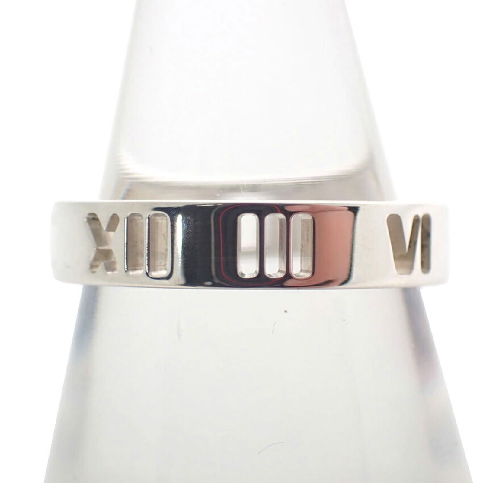 925 Tiffany Band Ring Sterling Silver: 925 Tiffany Band Ring Sterling Silver This listing features 925 Tiffany Band Ring Sterling Silver. Item specifics are provided below. Item Specifics: Brand: Tiffany Type: Band Ring Gender: Women