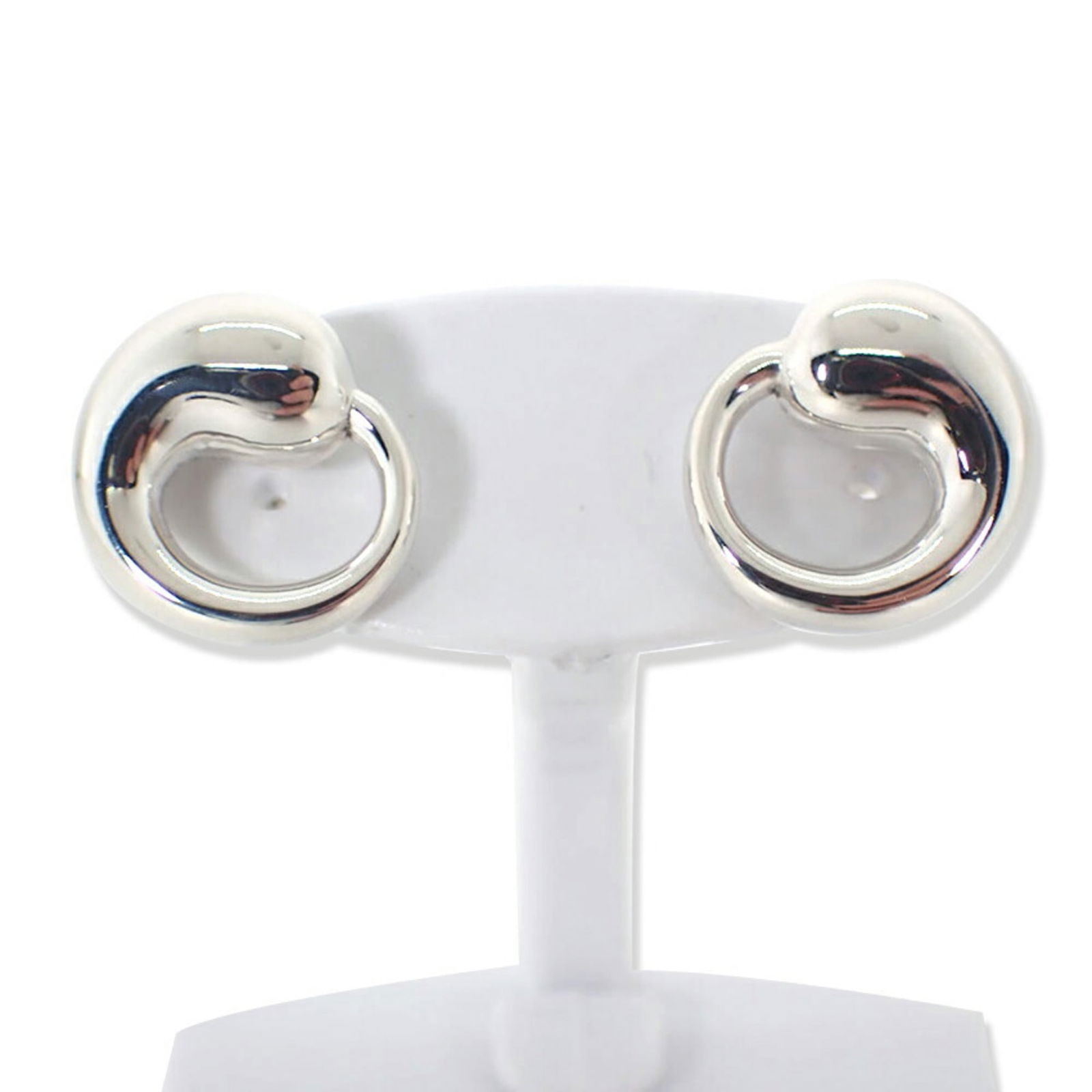 925 Tiffany Stud Earrings Sterling Silver: 925 Tiffany Stud Earrings Sterling Silver This listing features 925 Tiffany Stud Earrings Sterling Silver. Item specifics are provided below. Item Specifics: Brand: Tiffany Type: Stud Earrings