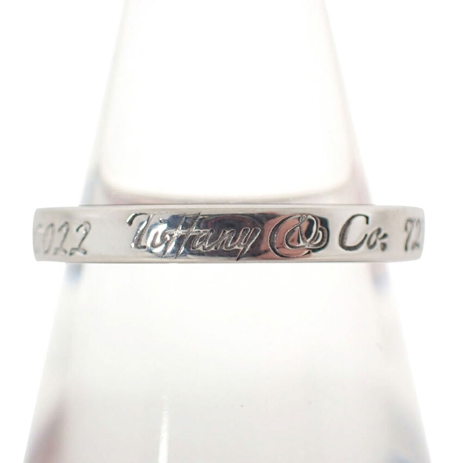 925 Tiffany Band Ring Sterling Silver: 925 Tiffany Band Ring Sterling Silver This listing features 925 Tiffany Band Ring Sterling Silver. Item specifics are provided below. Item Specifics: Brand: Tiffany Type: Band Ring Gender: Women