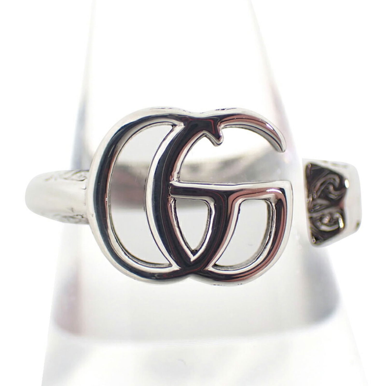 925 Gucci Band Ring Sterling Silver: 925 Gucci Band Ring Sterling Silver This listing features 925 Gucci Band Ring Sterling Silver. Item specifics are provided below. Item Specifics: Brand: Gucci Type: Band Ring Gender: Women Material: