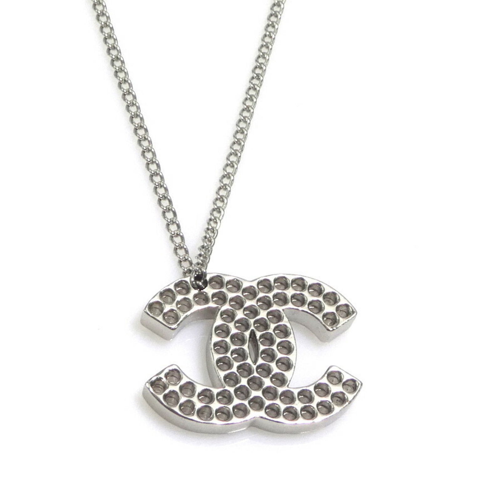 e61472i CHANEL Coco Mark Metal Silver Necklace for Women: e61472i CHANEL Coco Mark Metal Silver Necklace for Women This listing features e61472i CHANEL Coco Mark Metal Silver Necklace for Women. Item specifics are provided below. Item Specifics: Brand: