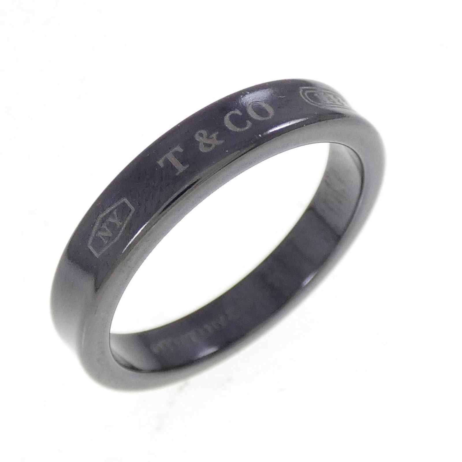 Titanium Tiffany Band Ring (1 of 5)