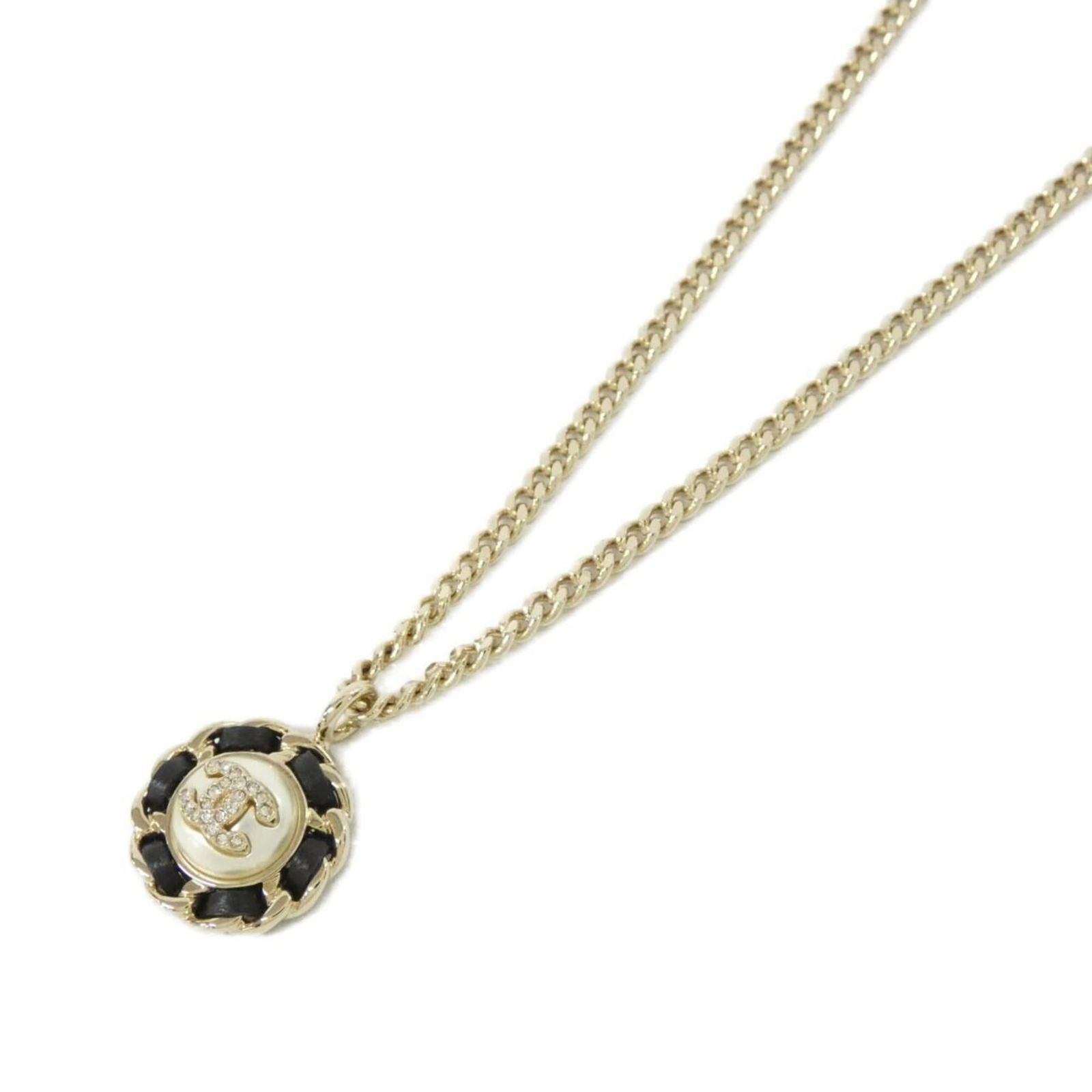necklace Chanel ABG558: necklace Chanel ABG558 This listing features necklace Chanel ABG558. Item specifics are provided below. Item Specifics: Brand: Chanel Necklace Type: Necklace Gender: Women,Men Color: Black, Gold, Whit