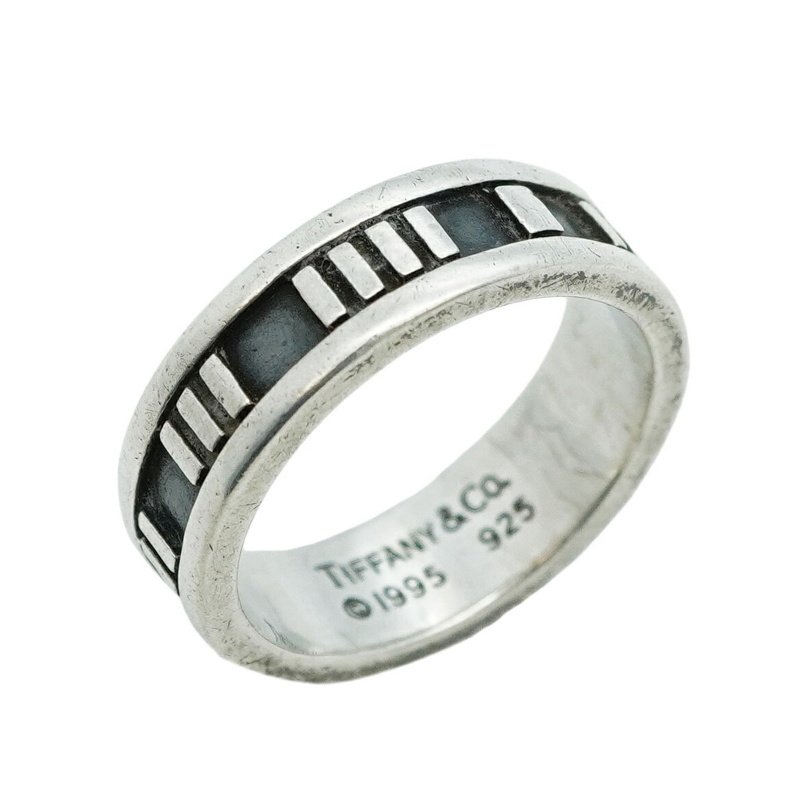 925 Tiffany Band Ring Silver: 925 Tiffany Band Ring Silver This listing features 925 Tiffany Band Ring Silver. Item specifics are provided below. Item Specifics: Brand: Tiffany Type: Band Ring Gender: Women Material: Silver 925