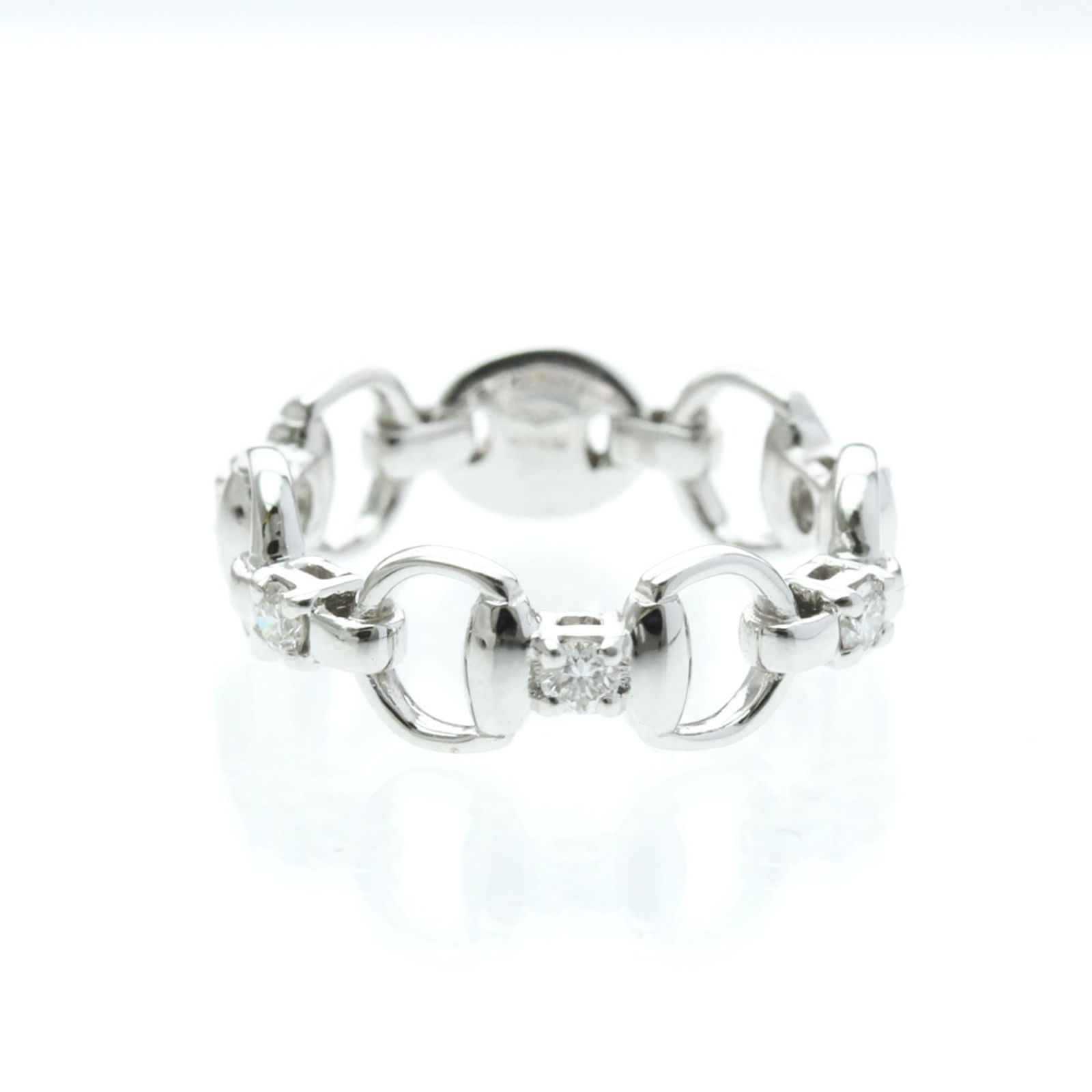 (18K) Gucci Band Ring White Gold: (18K) Gucci Band Ring White Gold This listing features (18K) Gucci Band Ring White Gold. Item specifics are provided below. Item Specifics: Brand: Gucci Type: Band Ring Style: Fashion Gender: