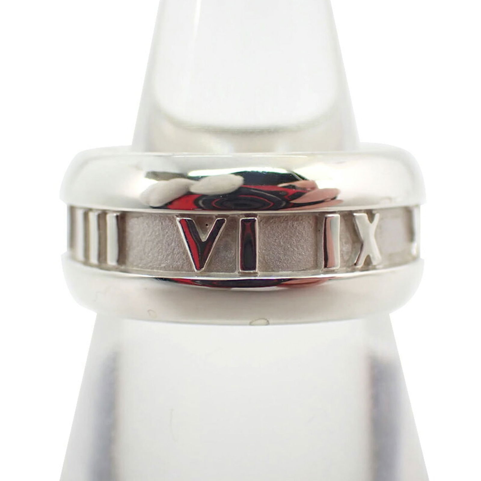 925 Tiffany Band Ring Sterling Silver: 925 Tiffany Band Ring Sterling Silver This listing features 925 Tiffany Band Ring Sterling Silver. Item specifics are provided below. Item Specifics: Brand: Tiffany Type: Band Ring Gender: Women