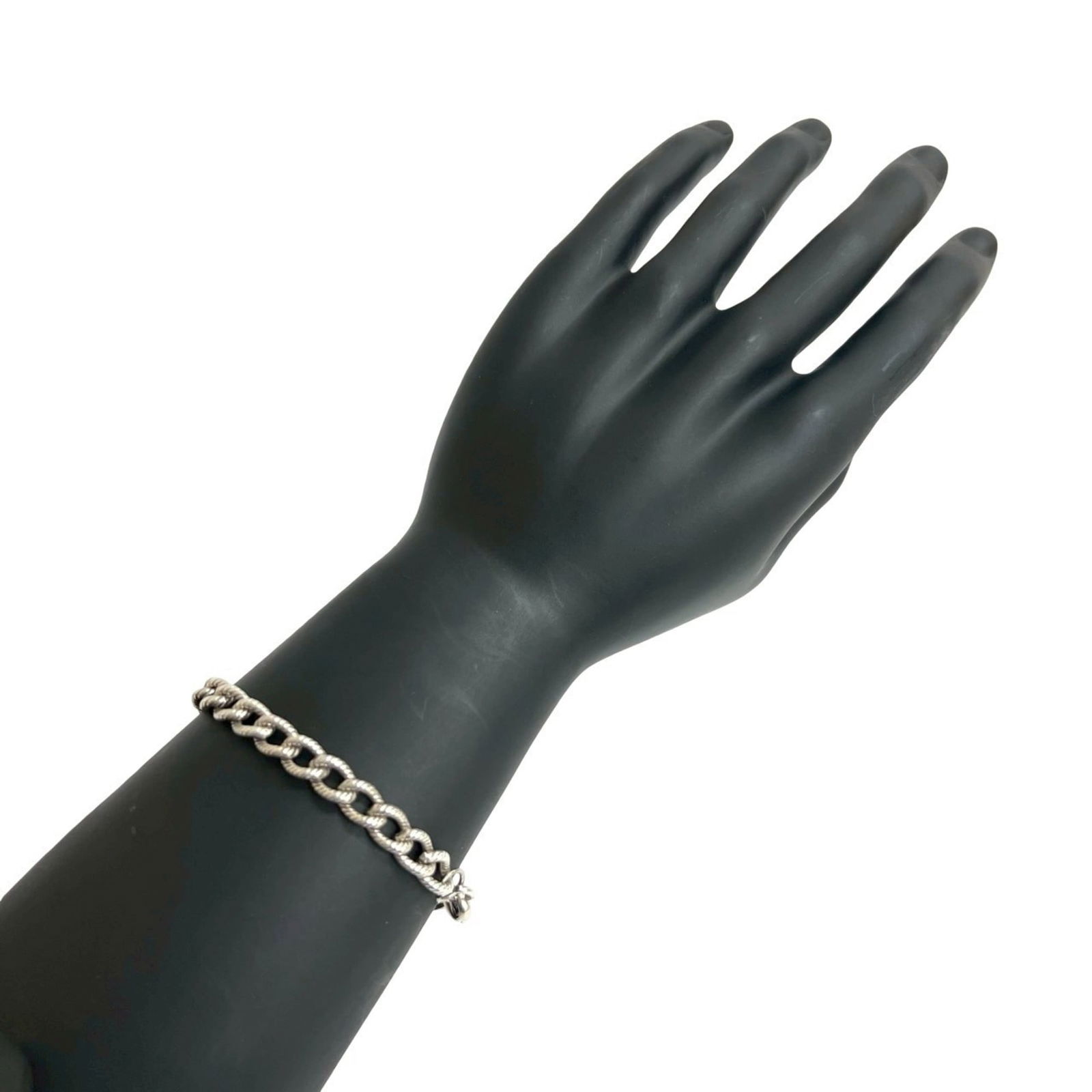 925 Tiffany Charm Bracelet Silver: 925 Tiffany Charm Bracelet Silver This listing features 925 Tiffany Charm Bracelet Silver. Item specifics are provided below. Item Specifics: Brand: Tiffany Type: Charm Bracelet Gender: Women